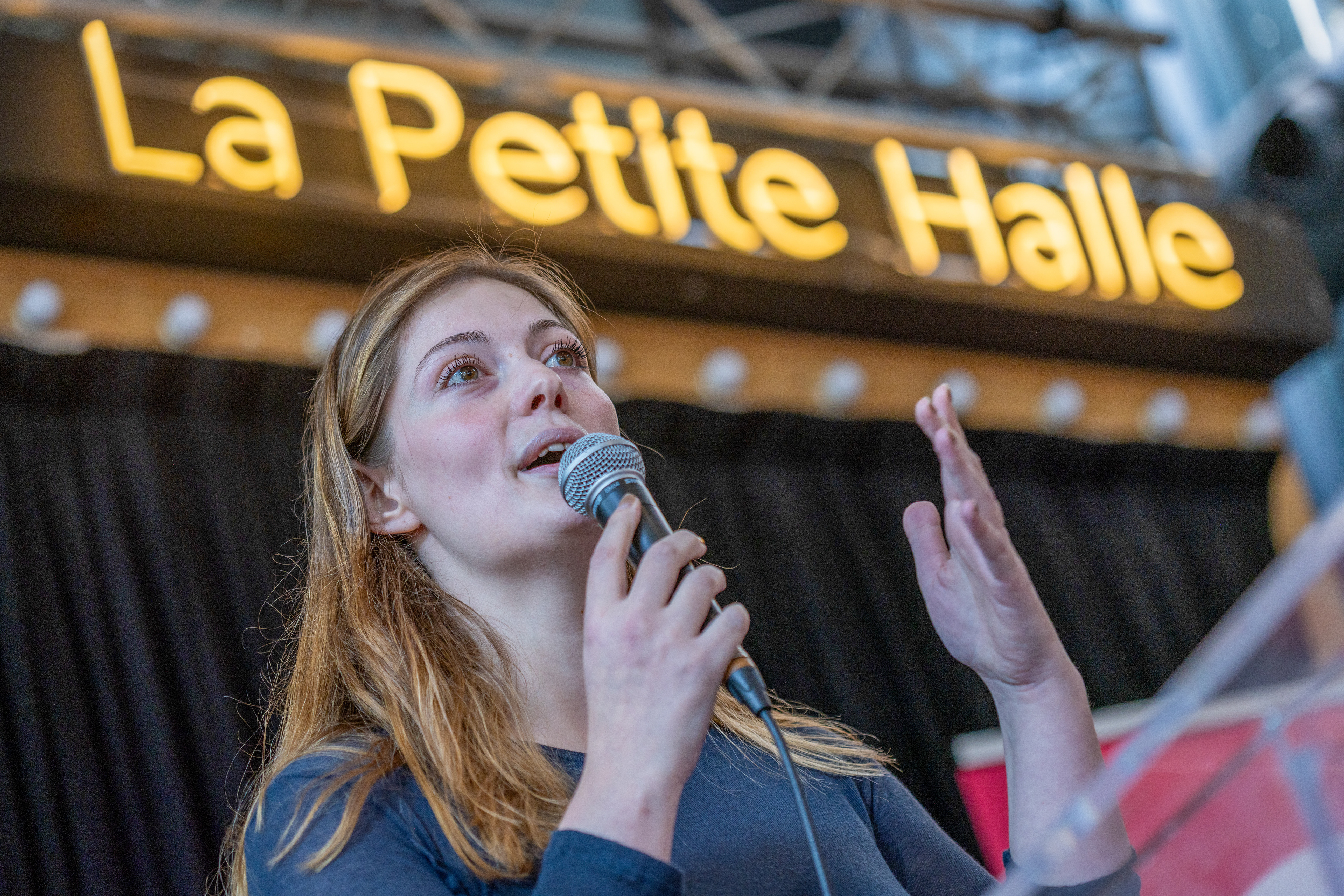 Emma Rafowicz- First meeting of campaign at the Petite Halle of La Villette