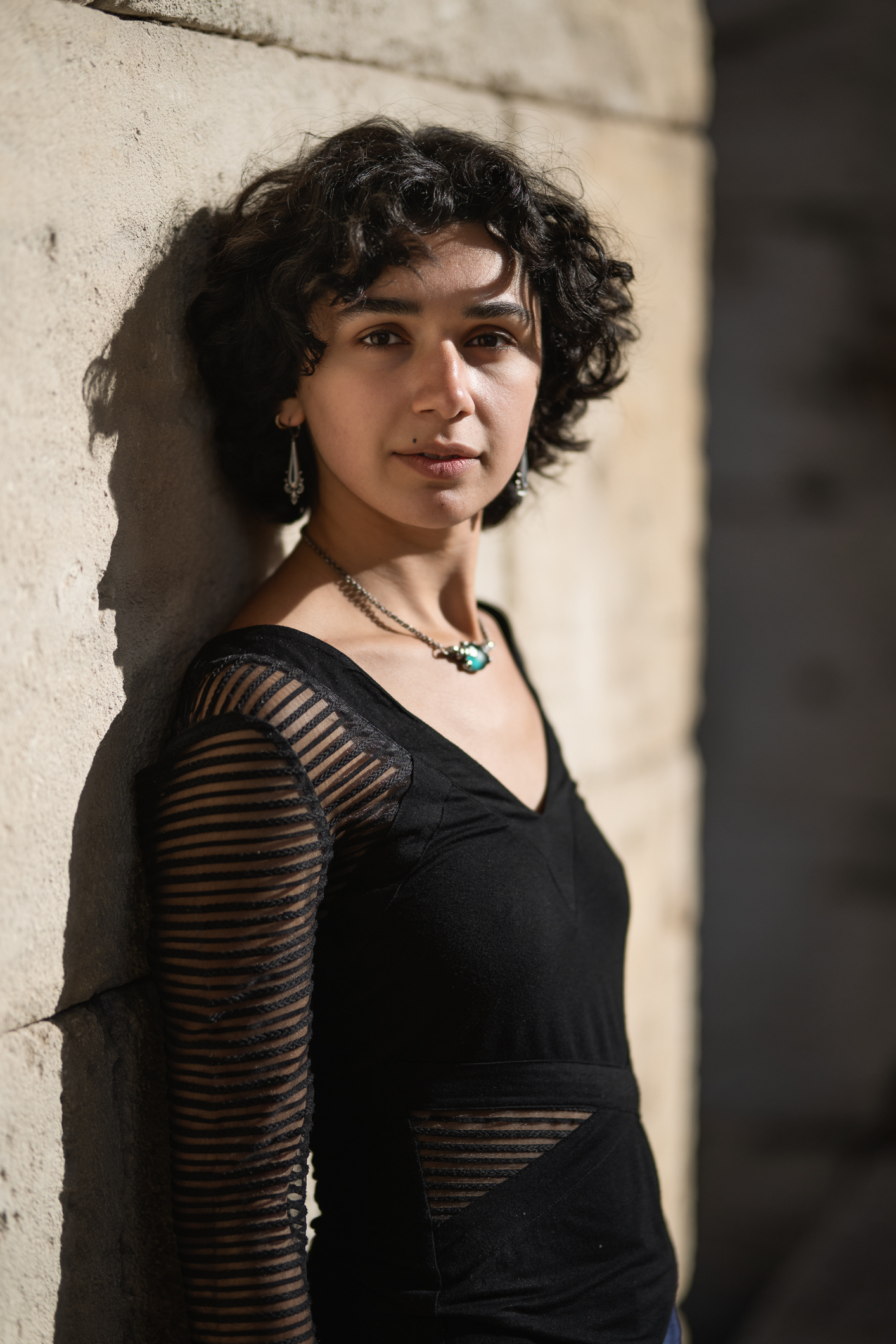 Working with Isis Lambert on portraits - from portrait workshop in Arles, France - photo Martin Kaufmann