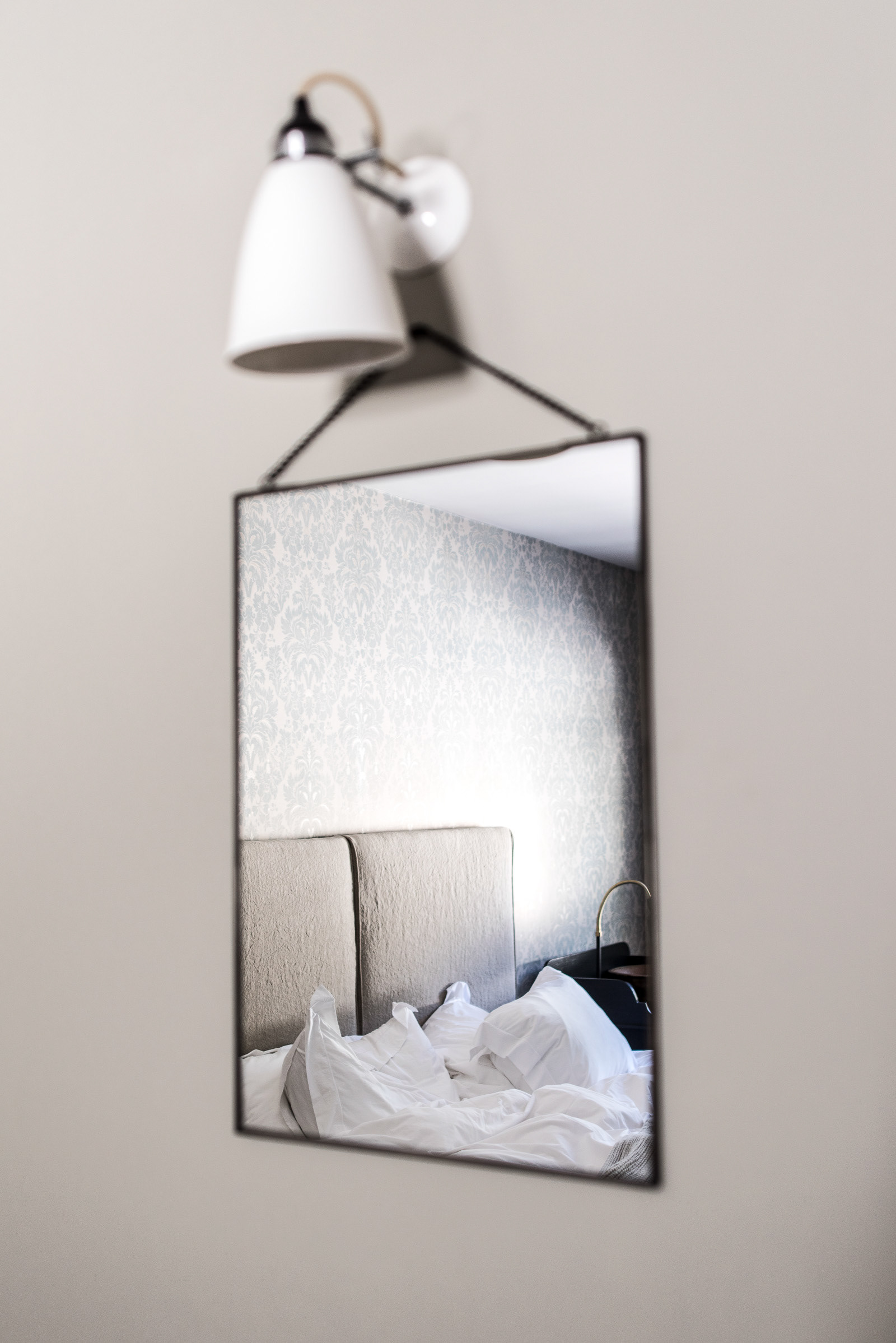 Mirror - Shooting for Kinloch Lodge in Scotland - photo Martin Kaufmann