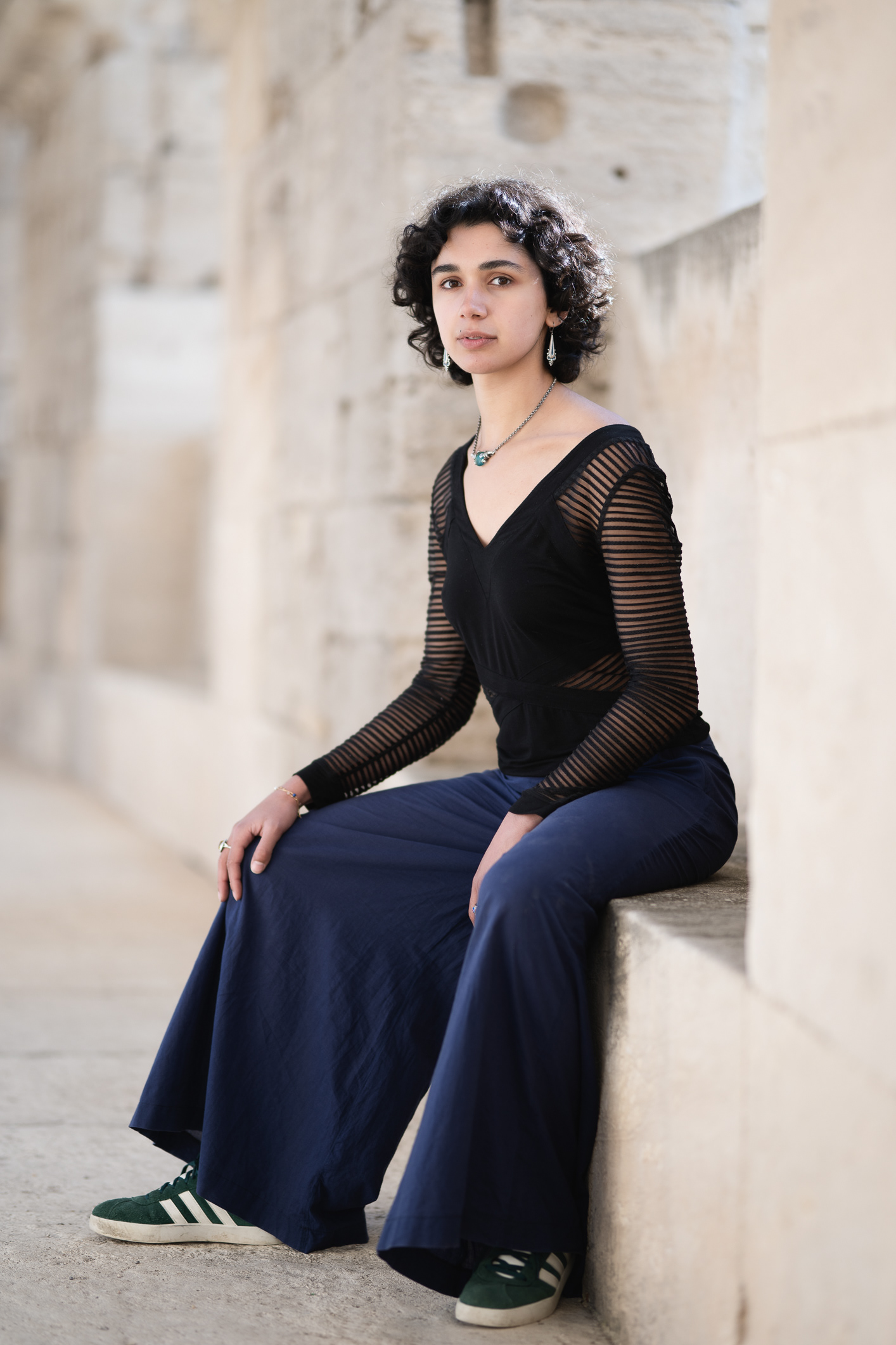 Working with Isis Lambert on portraits - from portrait workshop in Arles, France - photo Martin Kaufmann