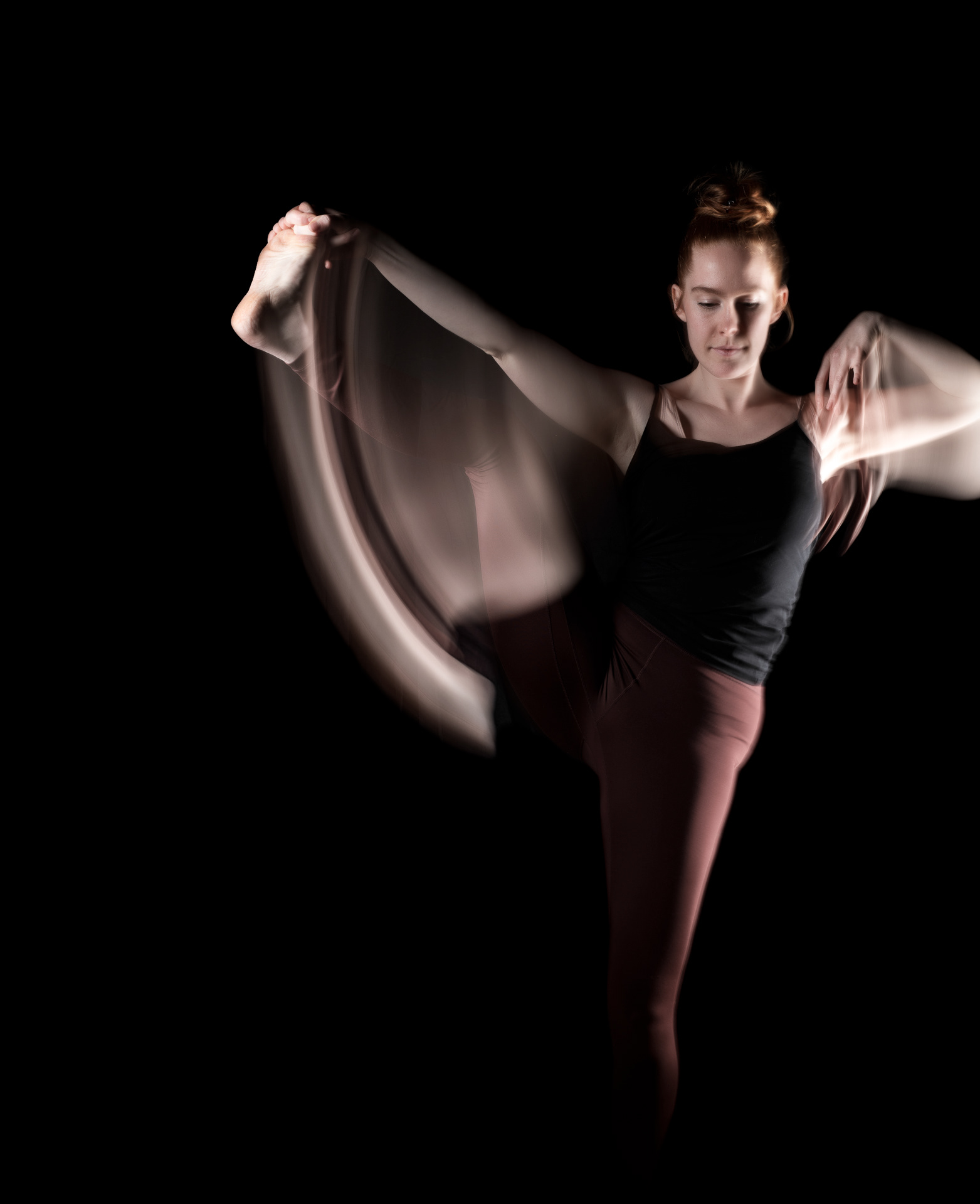 Yoga movements with Daphne Dahlin - photo Martin Kaufmann