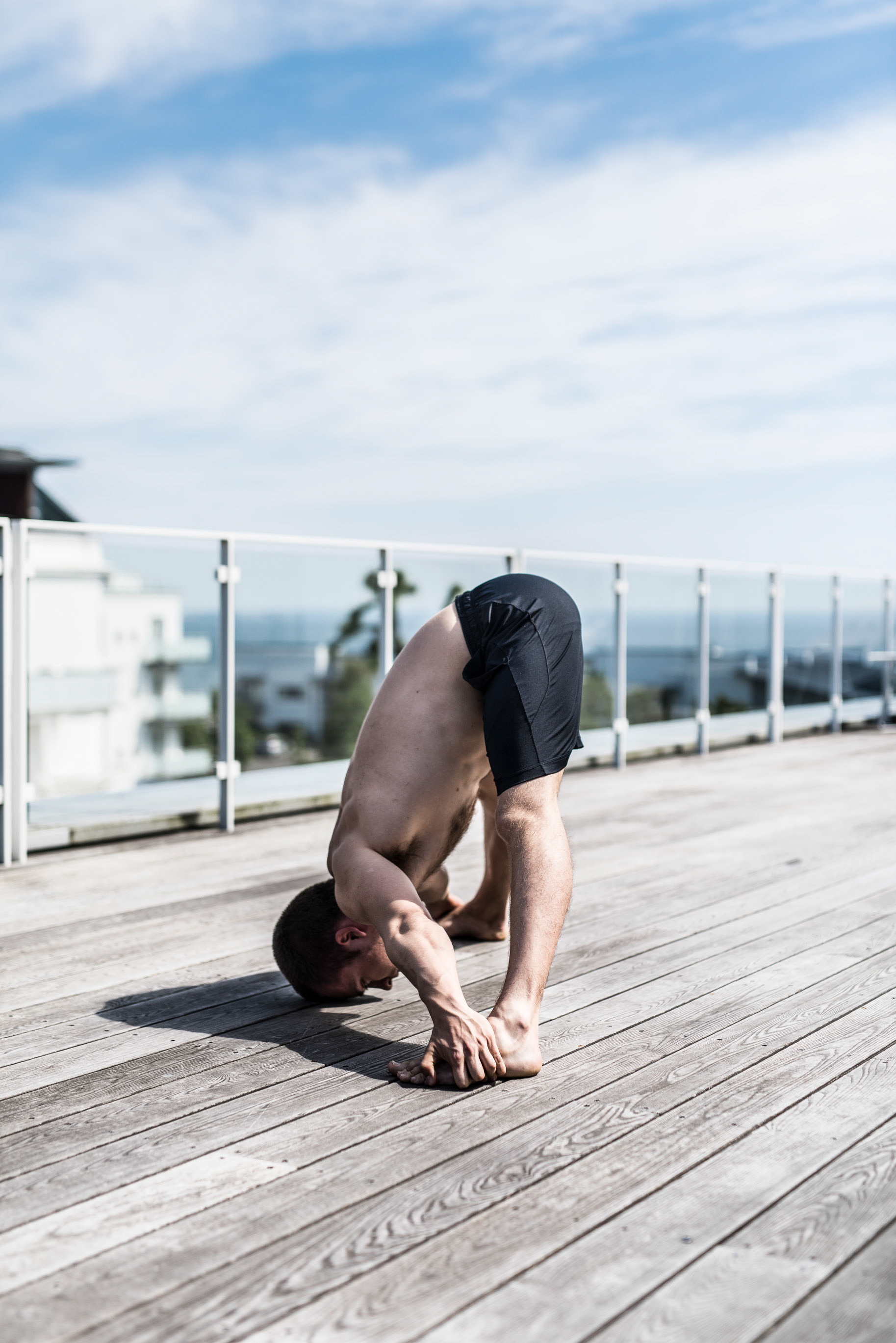Gymnastics / Mobility with Jonas Thylstrup - at Kurhotel Skodsborg - photo Martin Kaufmann