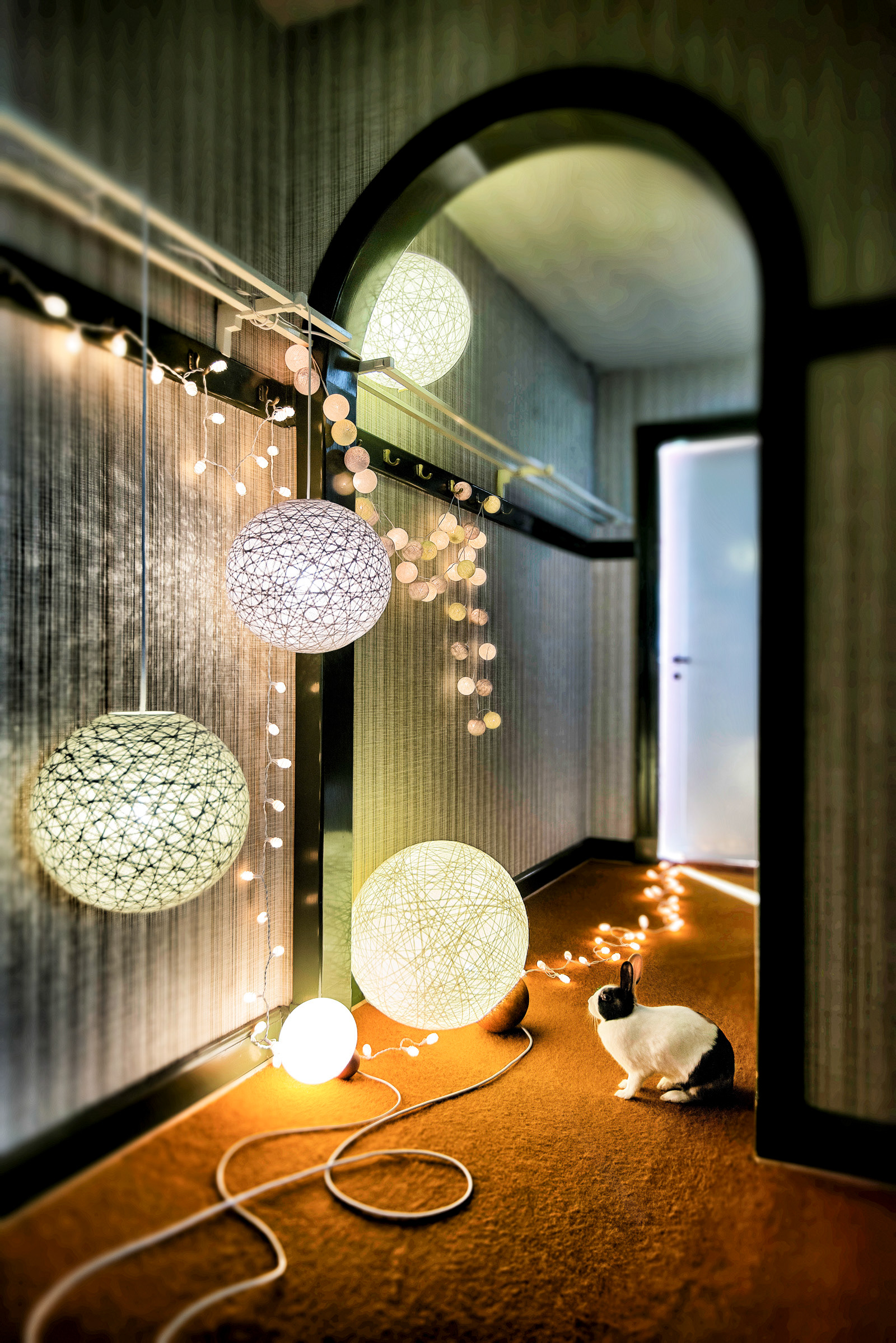 Working with Vasanthi and stylist Sanne Korsholm on lifestyle and product images of lamps including Yarnbomb designed by Tine Mouritsen - photo Martin Kaufmann