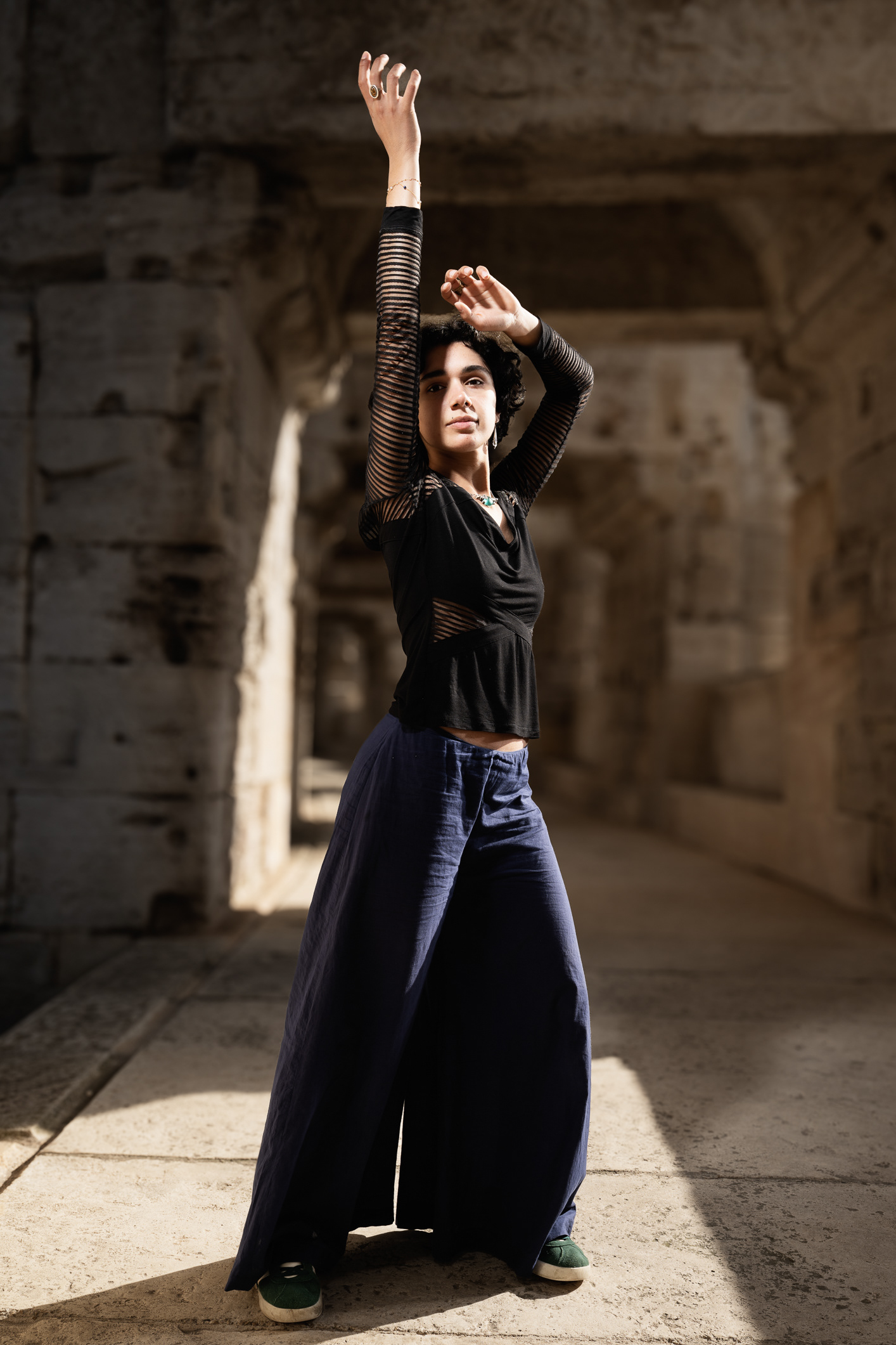 Working with Isis Lambert on portraits - from portrait workshop in Arles, France - photo Martin Kaufmann