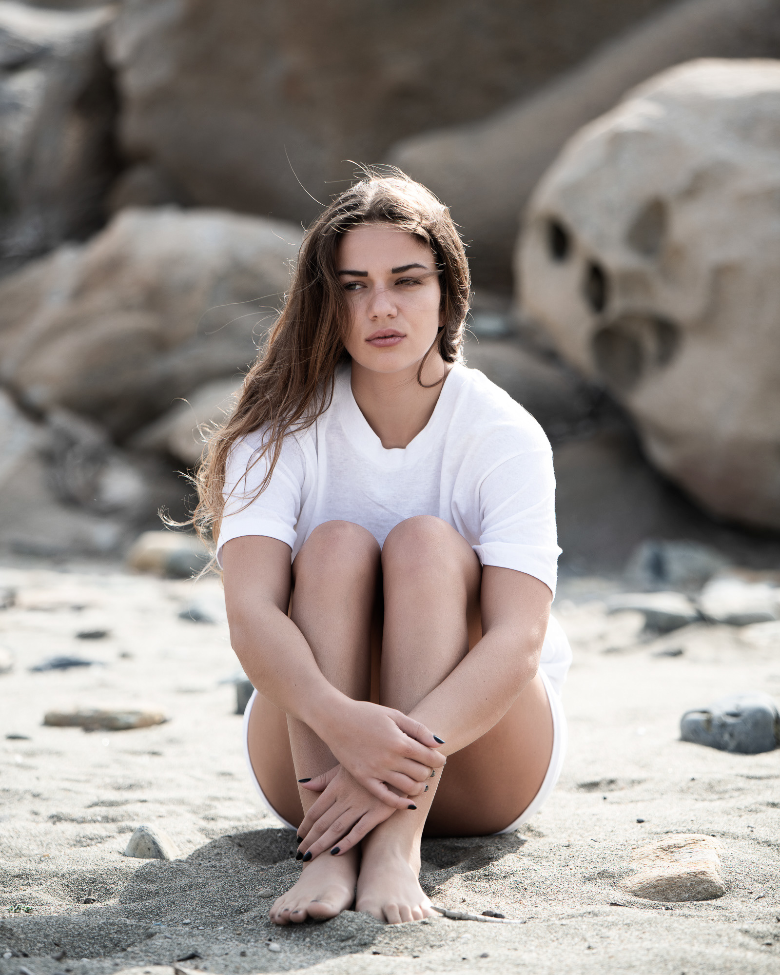 Woman on the beach - from Tinos in Greece - photo Martin Kaufmann