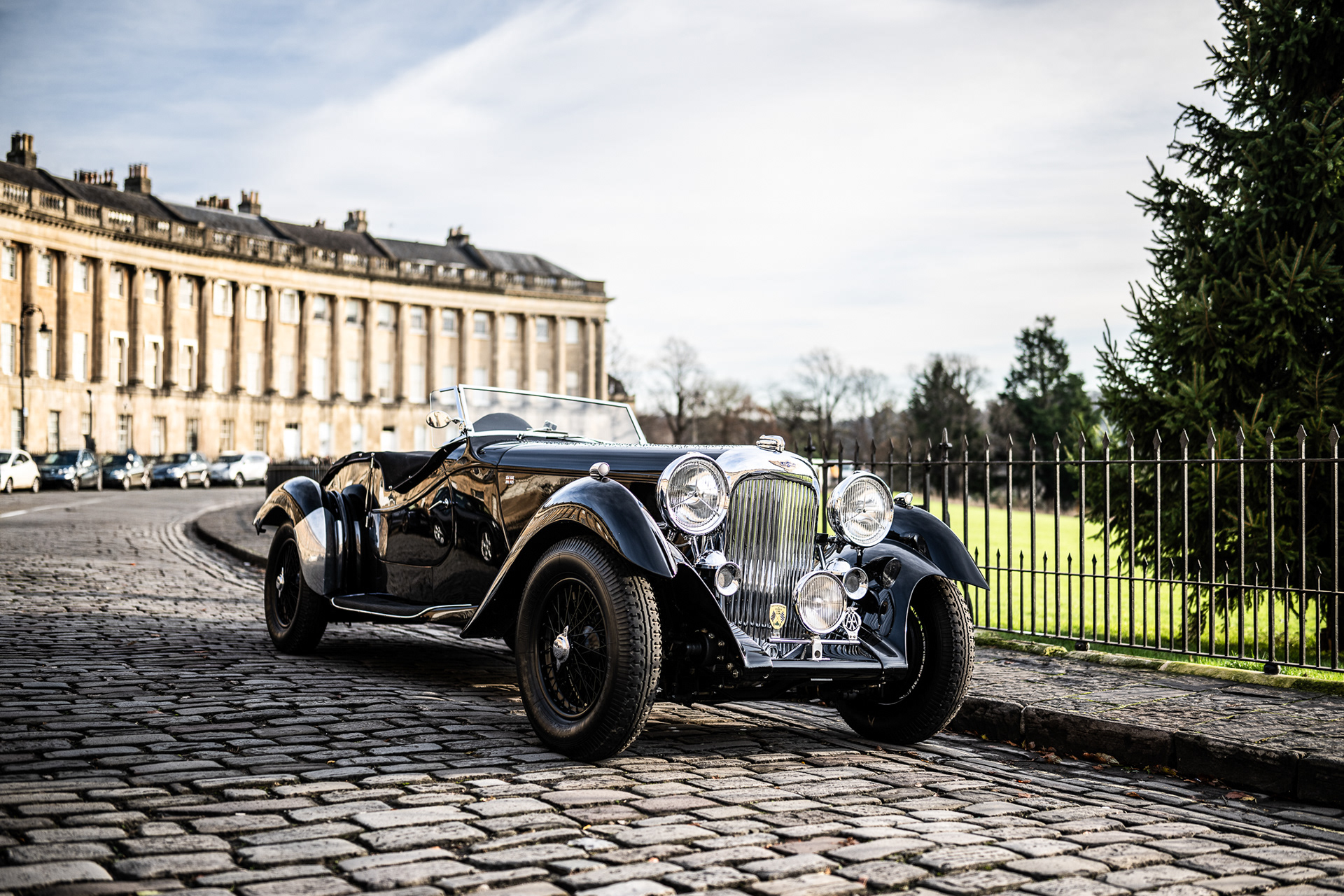 Lagonda in front of The Royal Crescent in Bath - photo Martin Kaufmann