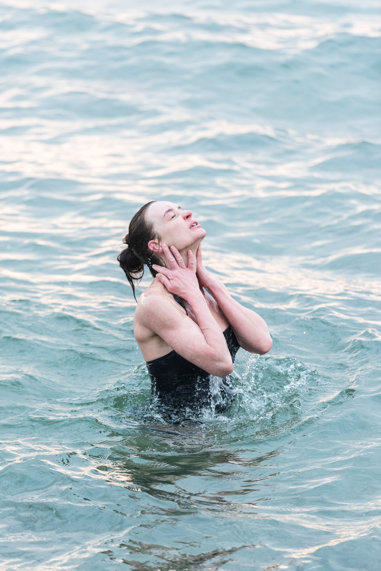 Winter bather - woman swimming - editorial for OAK Magazine - photo Martin Kaufmann