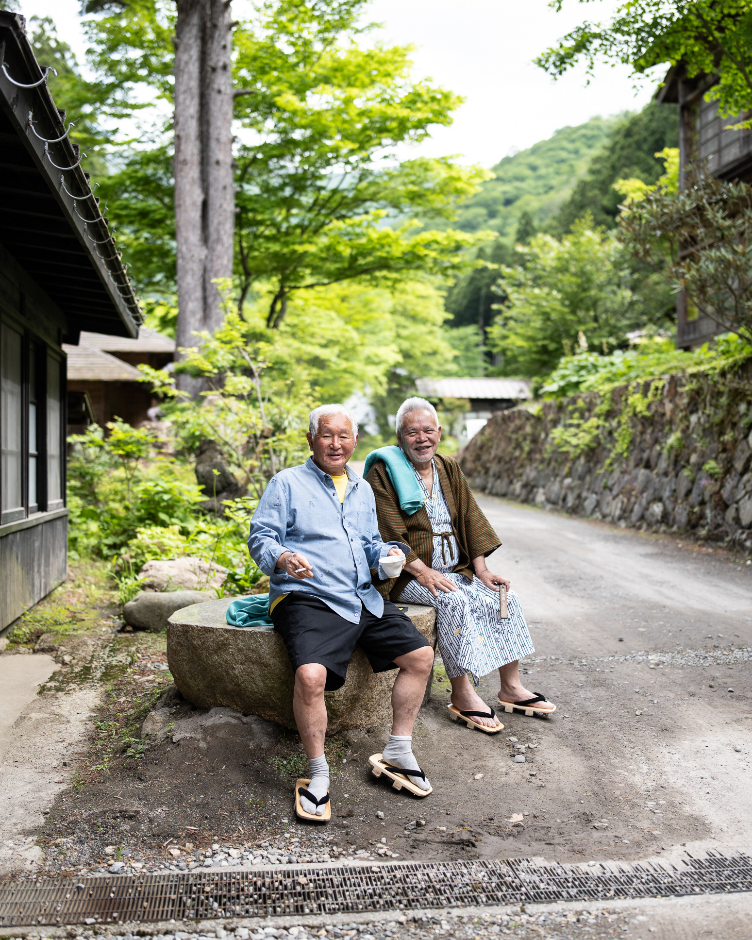 Meeting these two Japanese gentlemen outside Hoshi Onsen - photo Martin Kaufmann