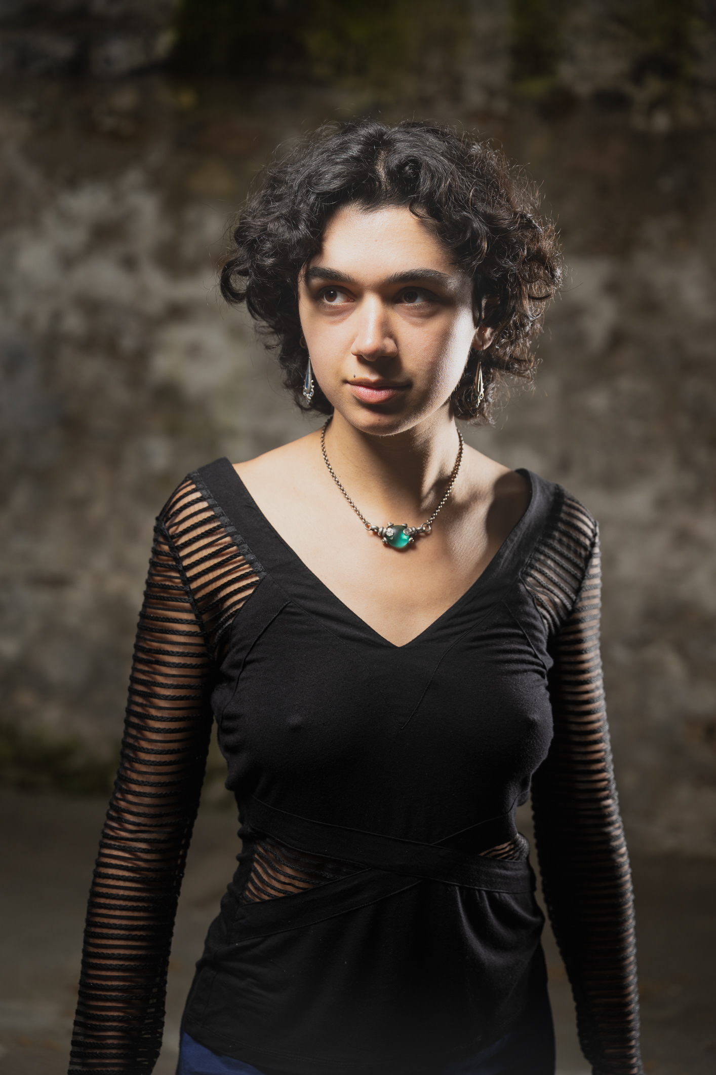 Working with Isis Lambert on portraits - from portrait workshop in Arles, France - photo Martin Kaufmann