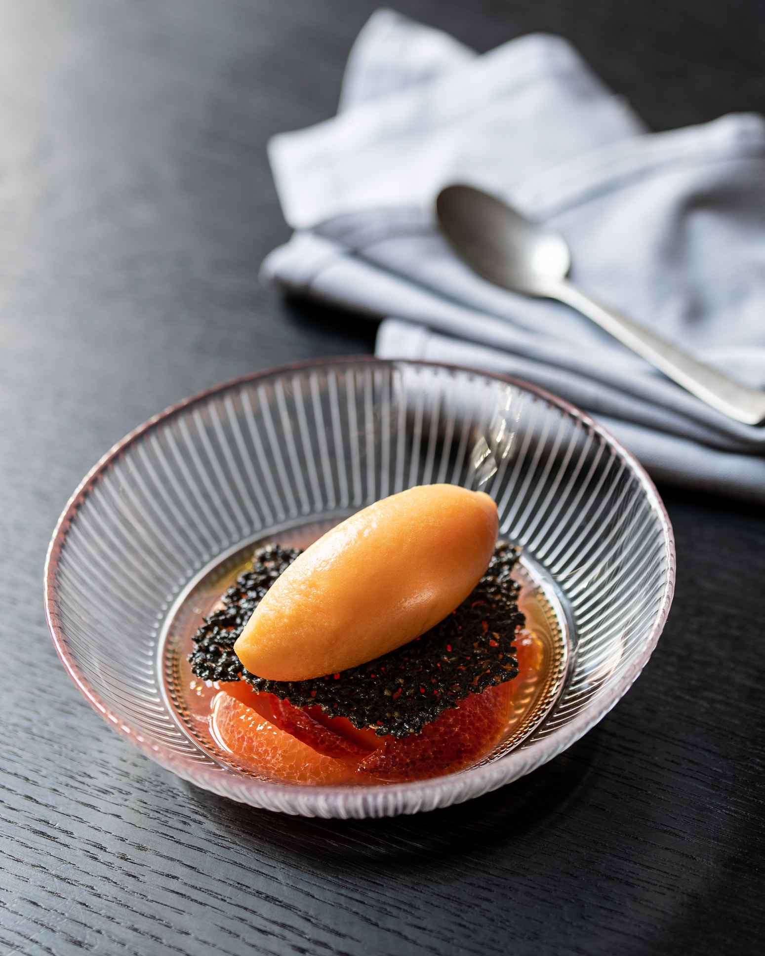 Blood orange sorbet with black sesame - Restaurant Lola in Copenhagen - photo Martin Kaufmann