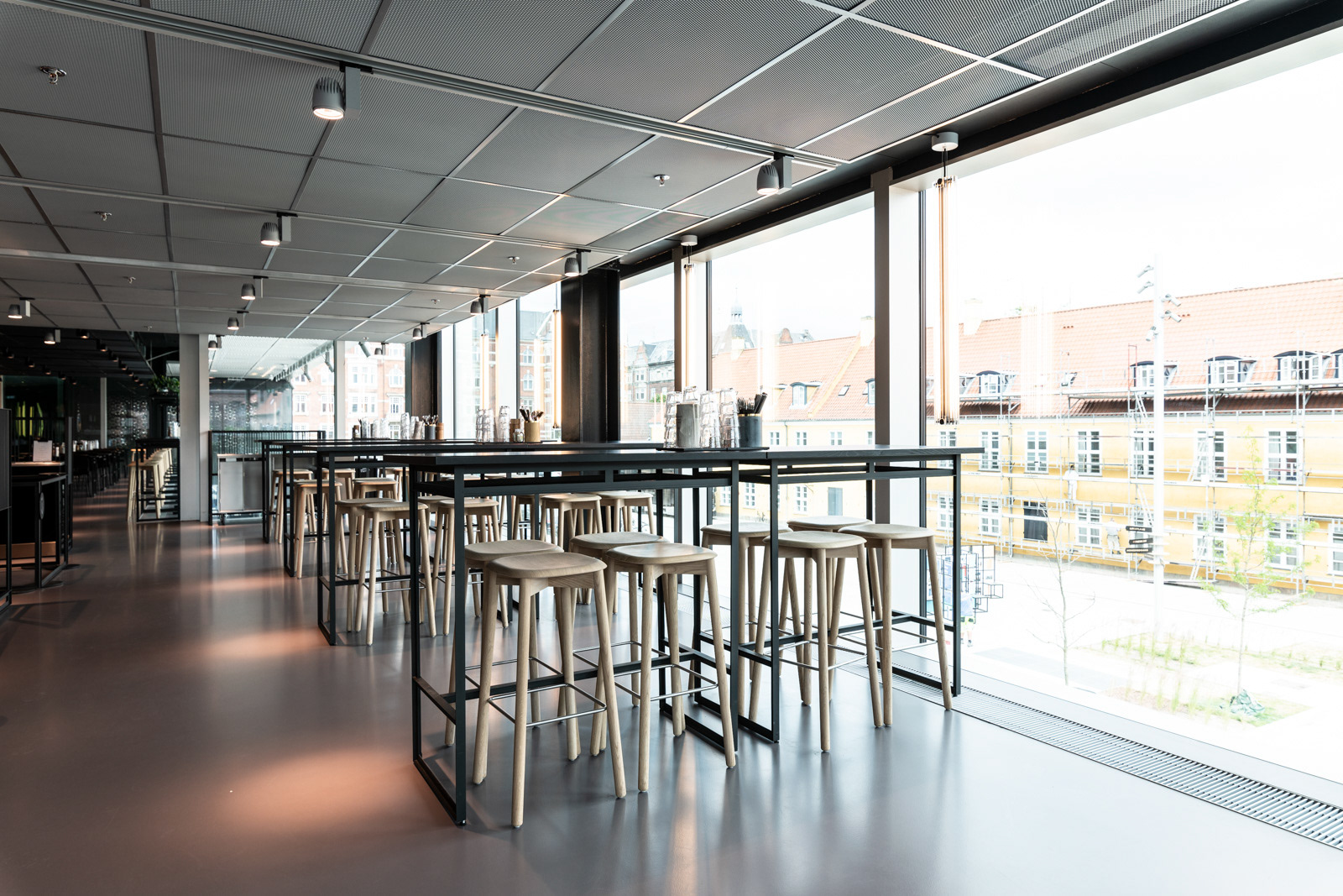 BLOX EATS - cafeteria and foodhall in Copenhagen - photo Martin Kaufmann