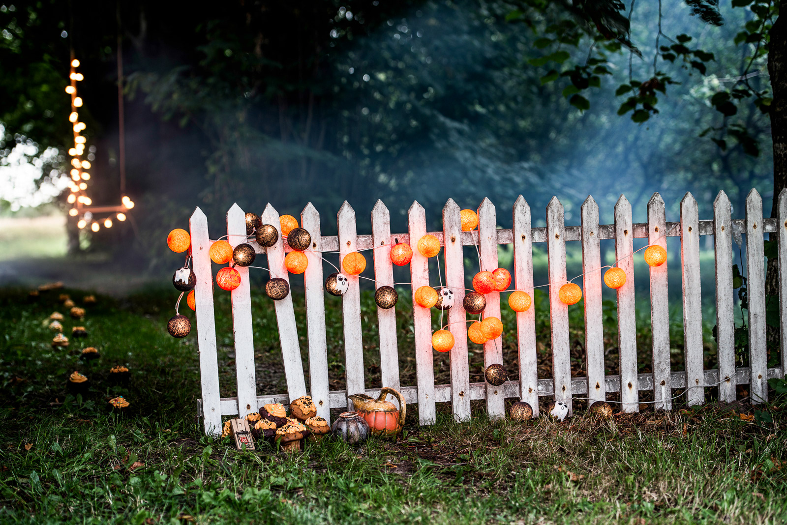 Working with Vasanthi and stylist Sanne Korsholm on lifestyle and product images of lamps including Yarnbomb designed by Tine Mouritsen - photo Martin Kaufmann