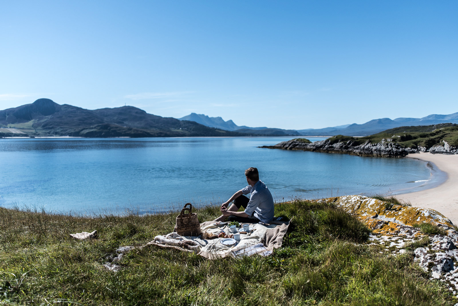 Picnic at Rabbit Island - Shooting for Kinloch Lodge in Scotland - photo Martin Kaufmann