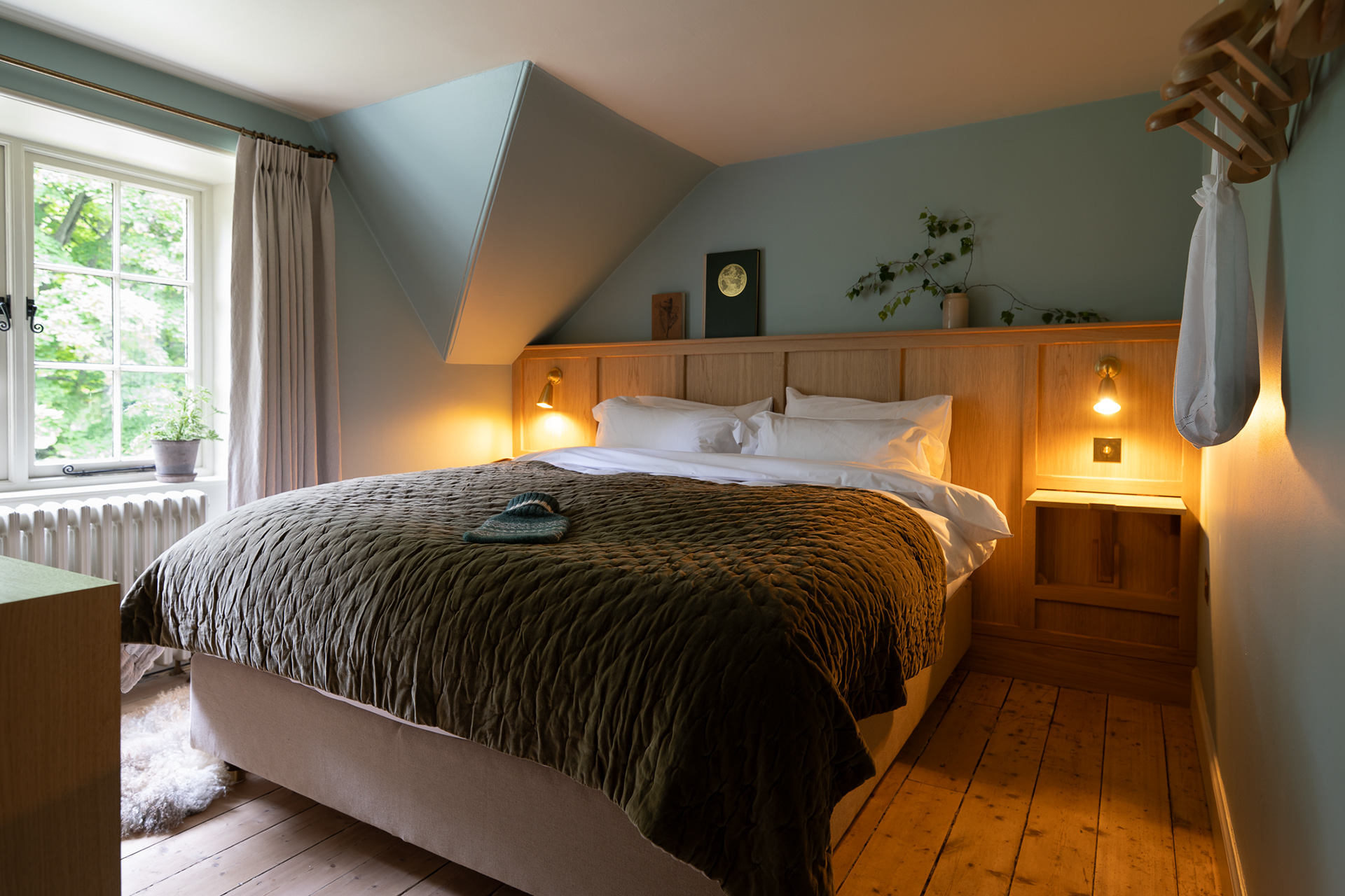 Factors Cottage, Aldourie Castle in Scotland - photo Martin Kaufmann
