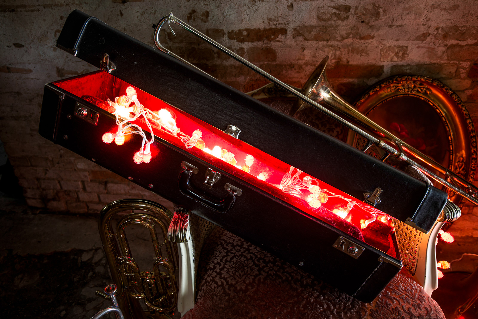 Working with Vasanthi and stylist Sanne Korsholm on lifestyle and product images of lamps including Yarnbomb designed by Tine Mouritsen - photo Martin Kaufmann