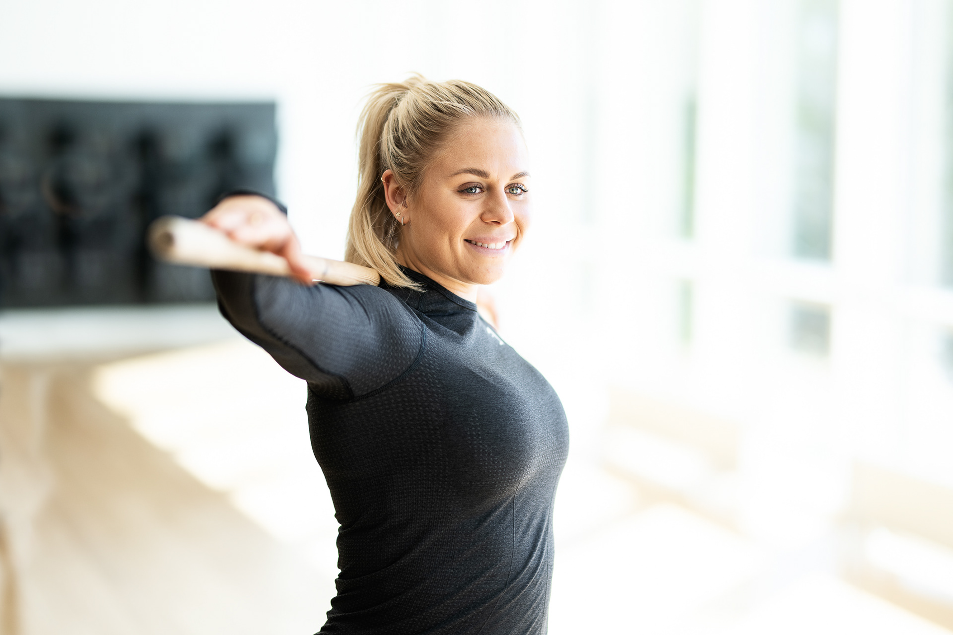 Crossfit instructor - Olivia Damgaard - stretching out - photo Martin Kaufmann