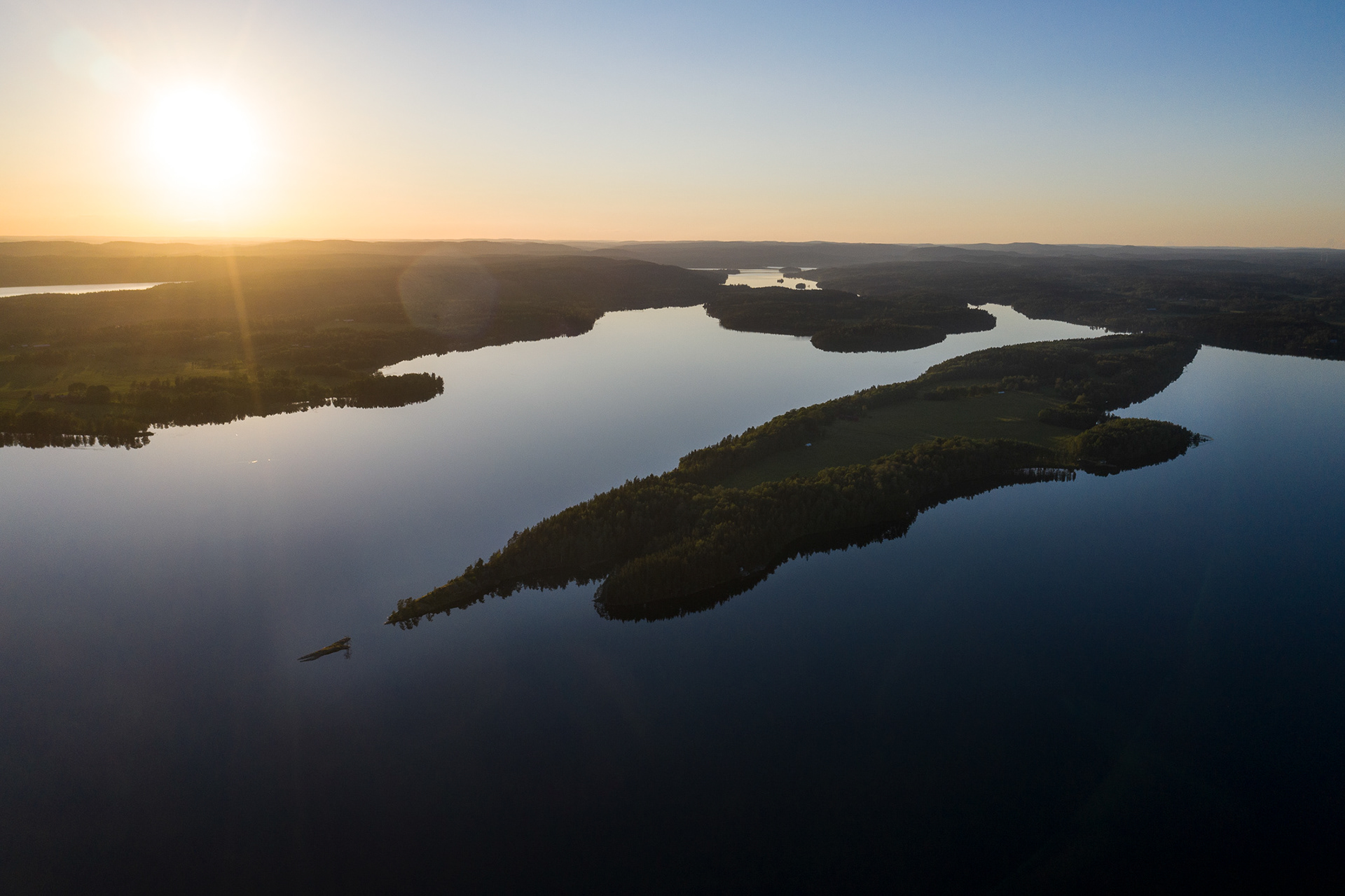 Drone images - 72 Hour Cabin at Henriksholm, Lake Ånimmen in Sweden - photo Martin Kaufmann