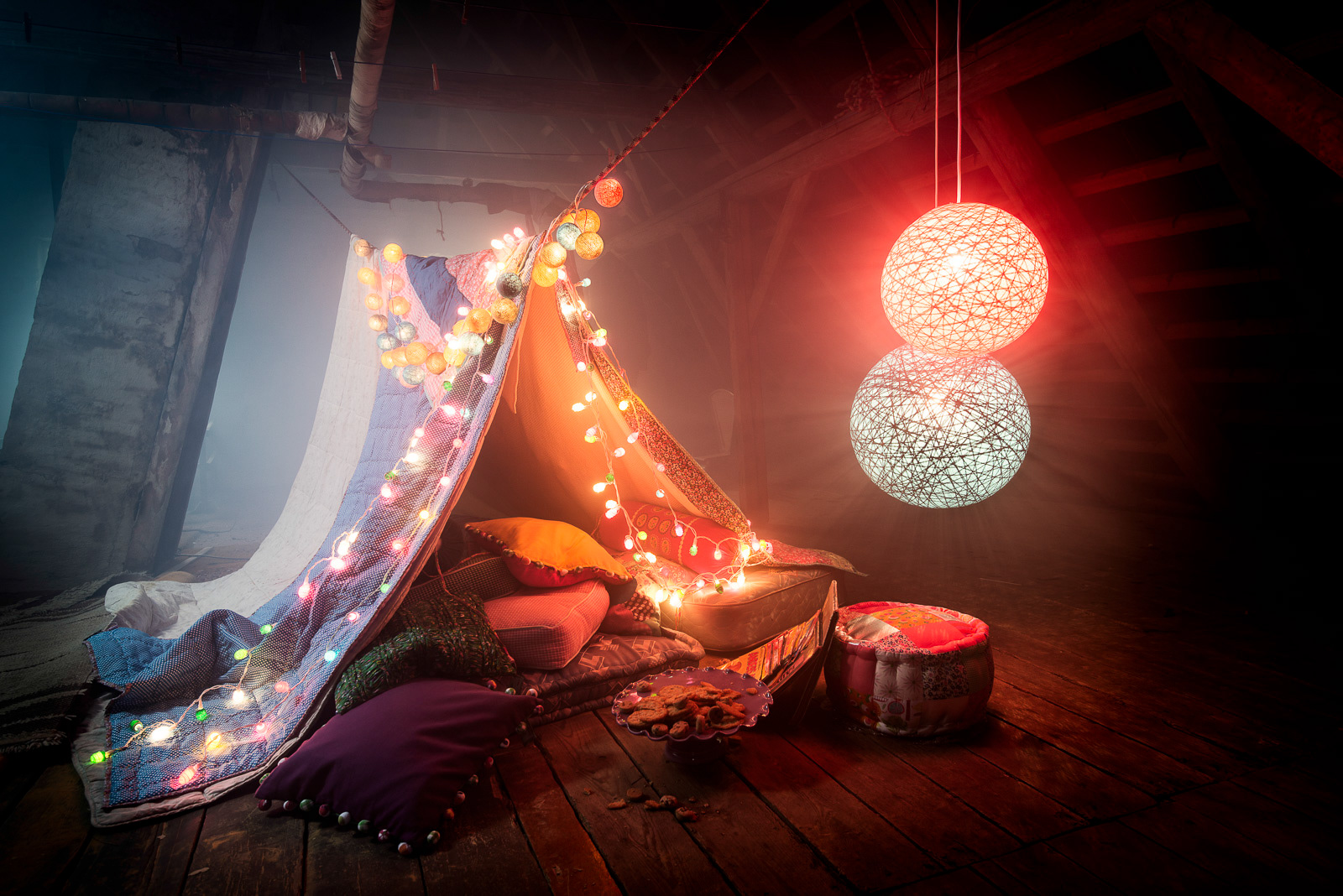 Working with Vasanthi and stylist Sanne Korsholm on lifestyle and product images of lamps including Yarnbomb designed by Tine Mouritsen - photo Martin Kaufmann