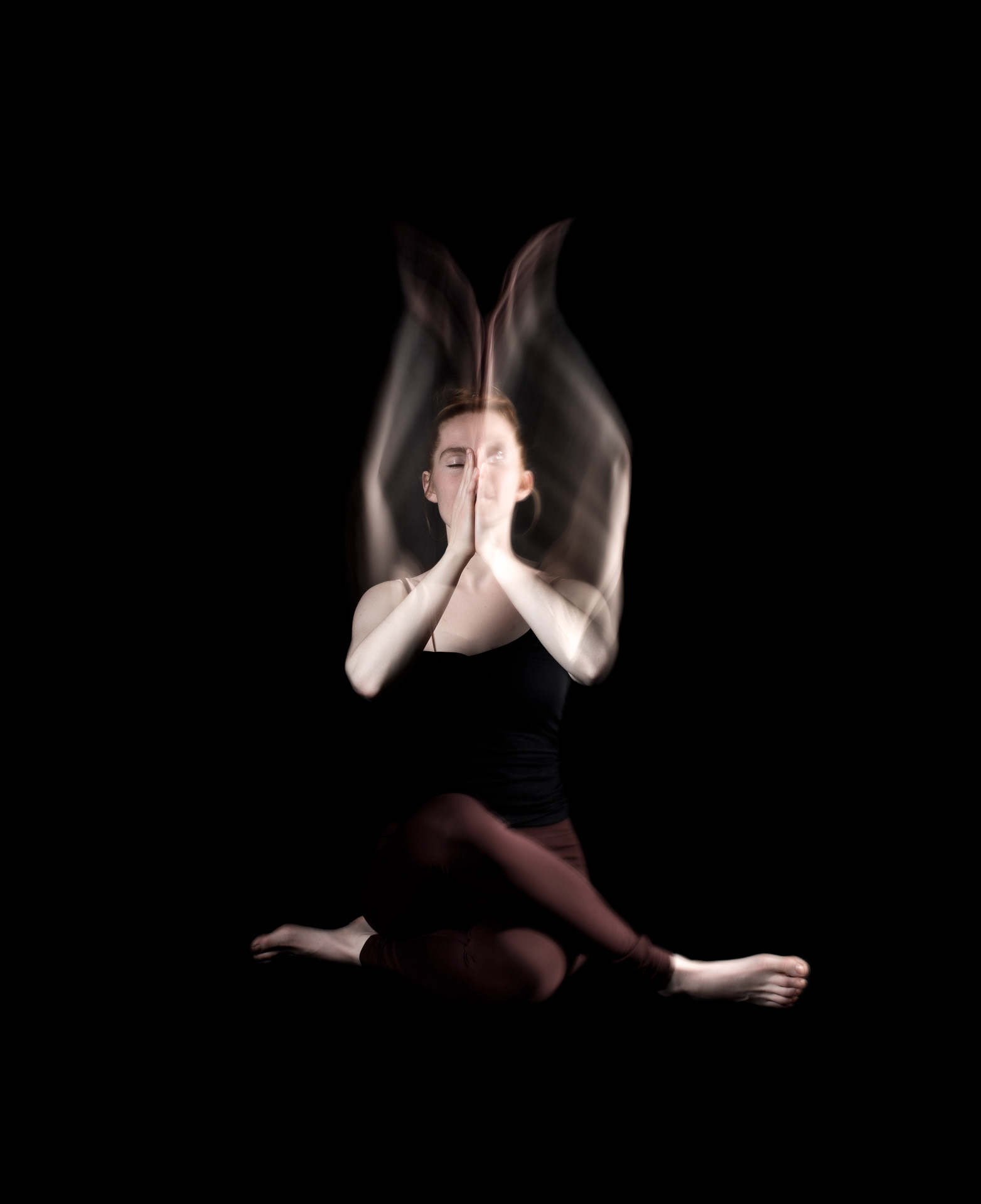 Yoga movements with Daphne Dahlin - photo Martin Kaufmann