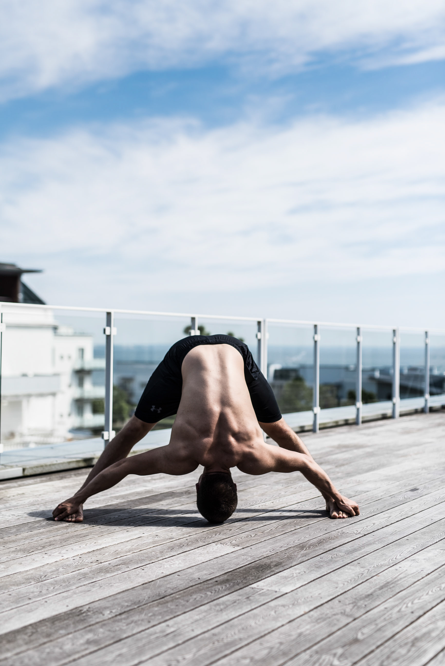 Gymnastics / Mobility with Jonas Thylstrup - at Kurhotel Skodsborg - photo Martin Kaufmann