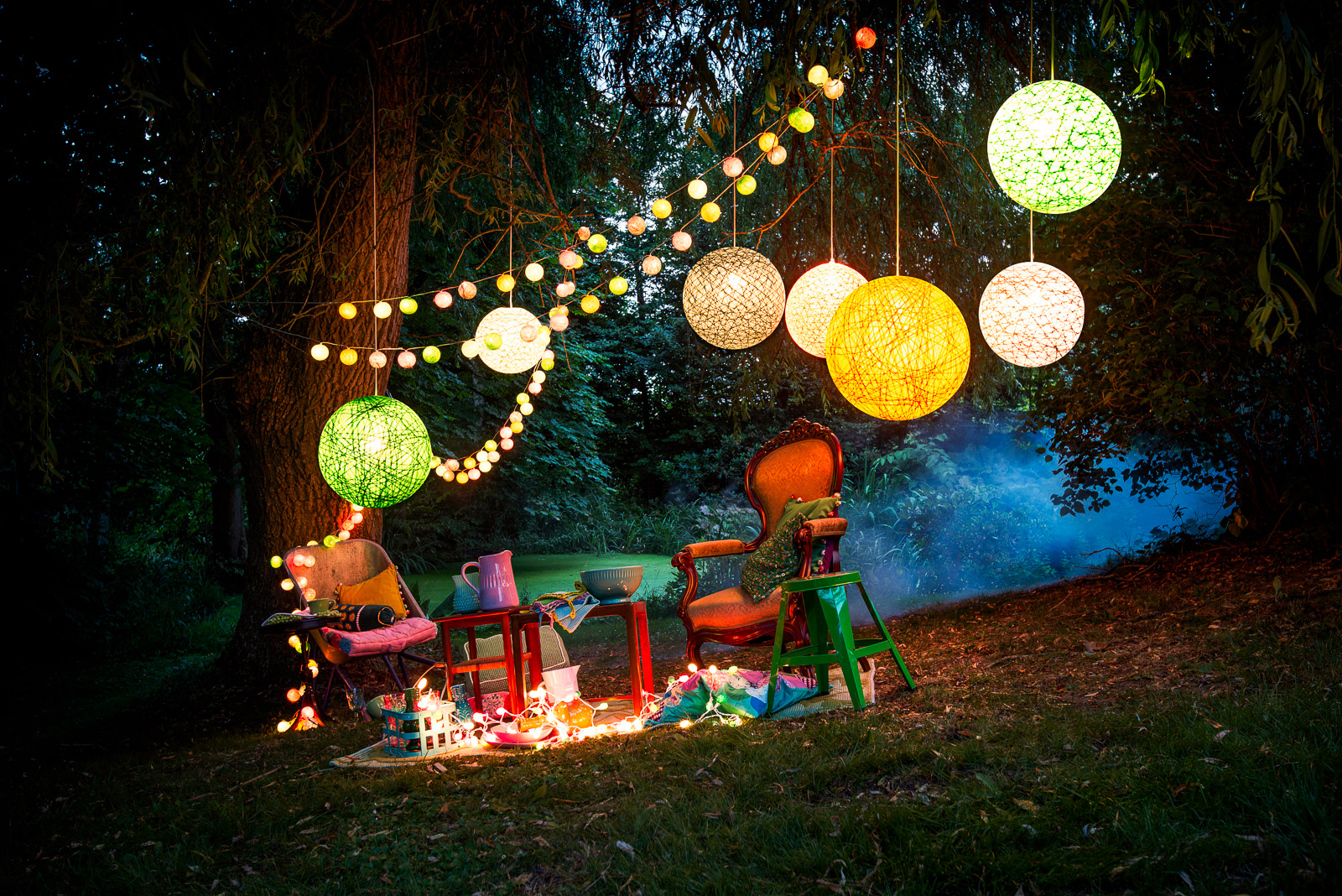 Working with Vasanthi and stylist Sanne Korsholm on lifestyle and product images of lamps including Yarnbomb designed by Tine Mouritsen - photo Martin Kaufmann