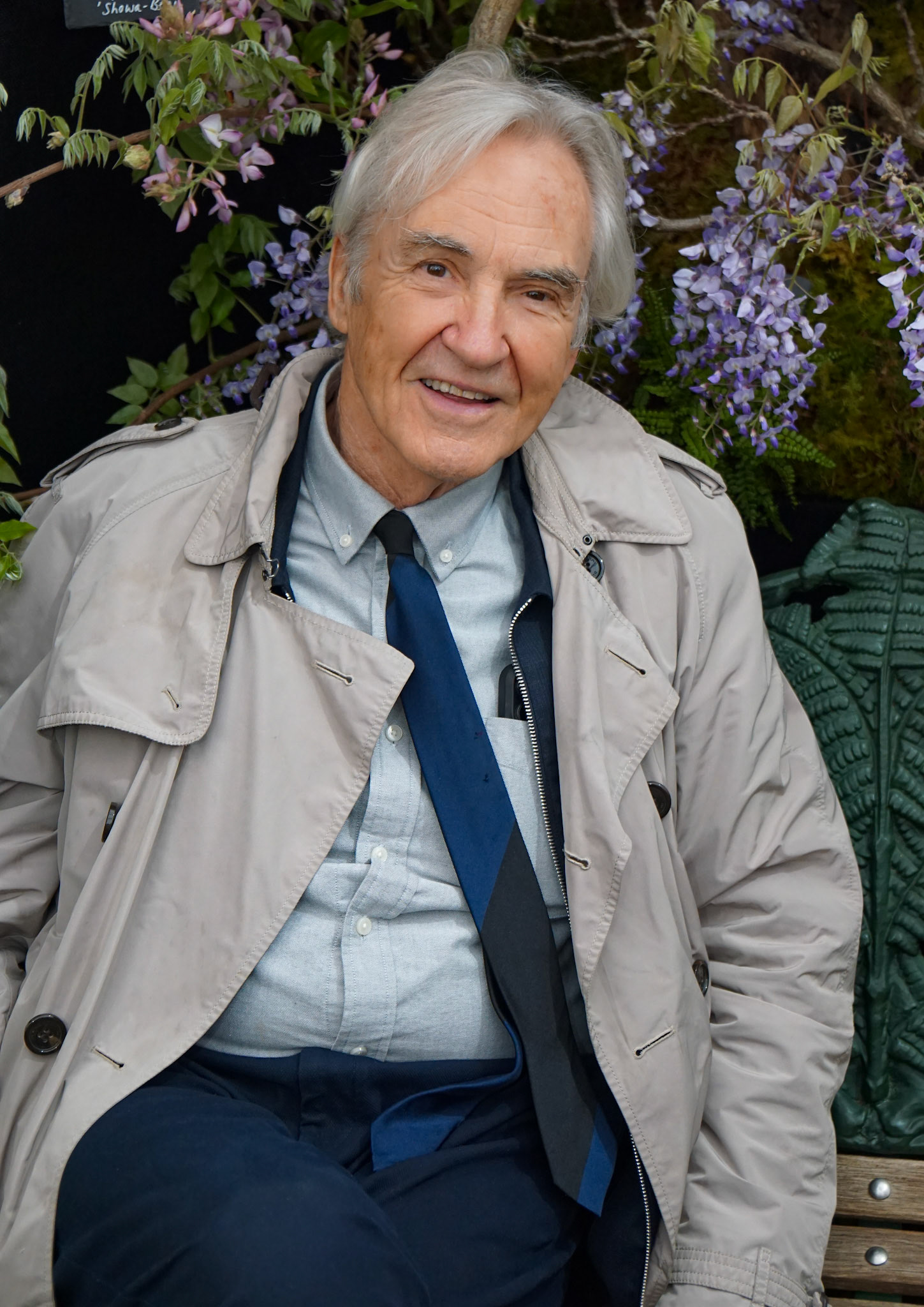 Larry Lamb