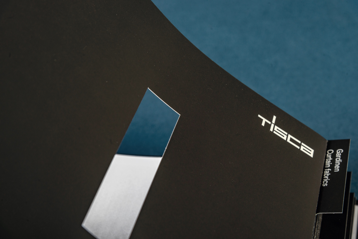 Gestaltung Ringordner und Inhalt gemäss CI/CD Tisca