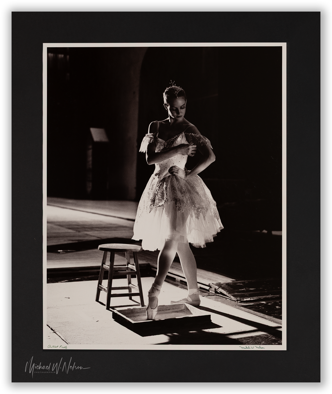 Snowflake putting on rosin