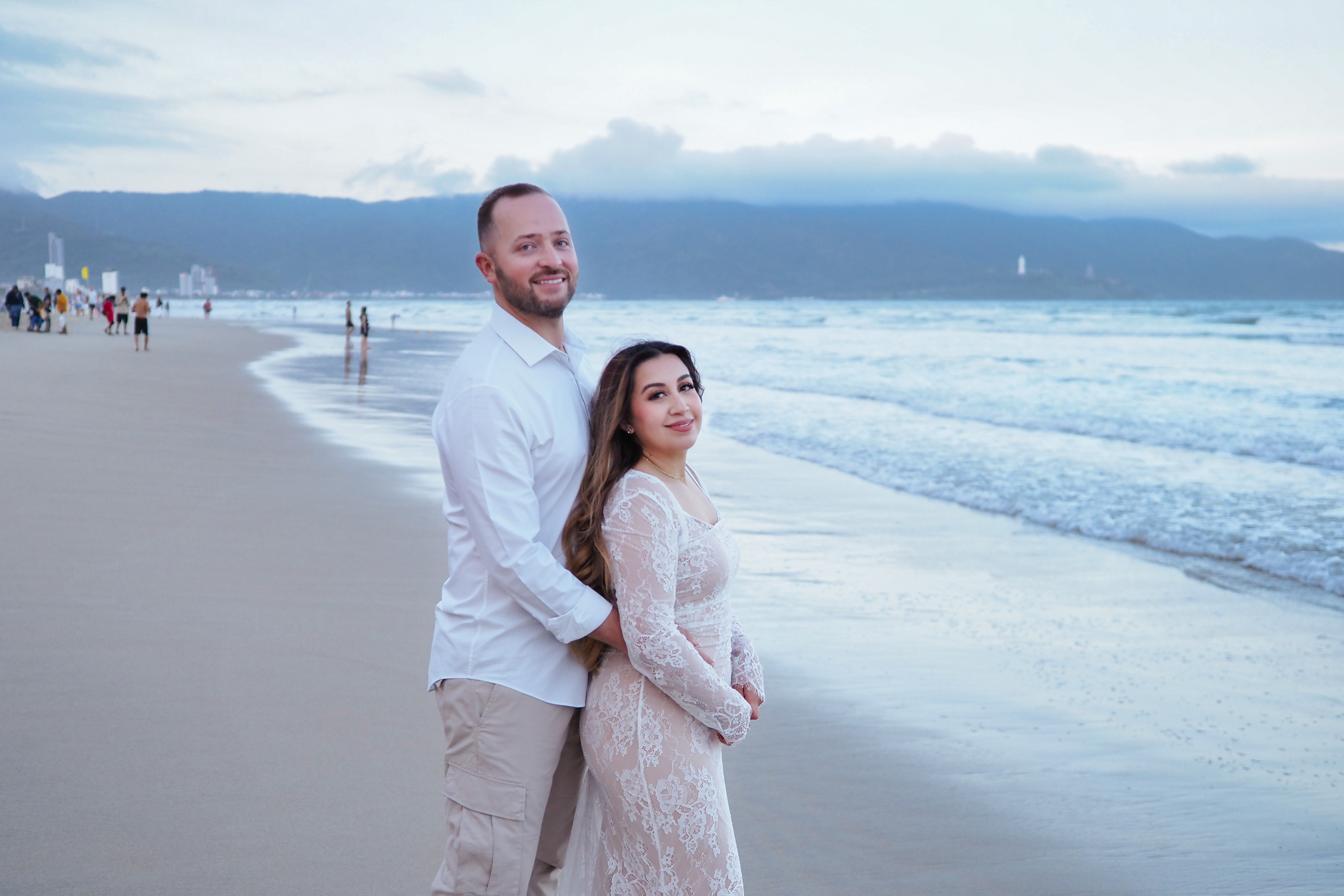 Couple photo shoot at Da Nang beach