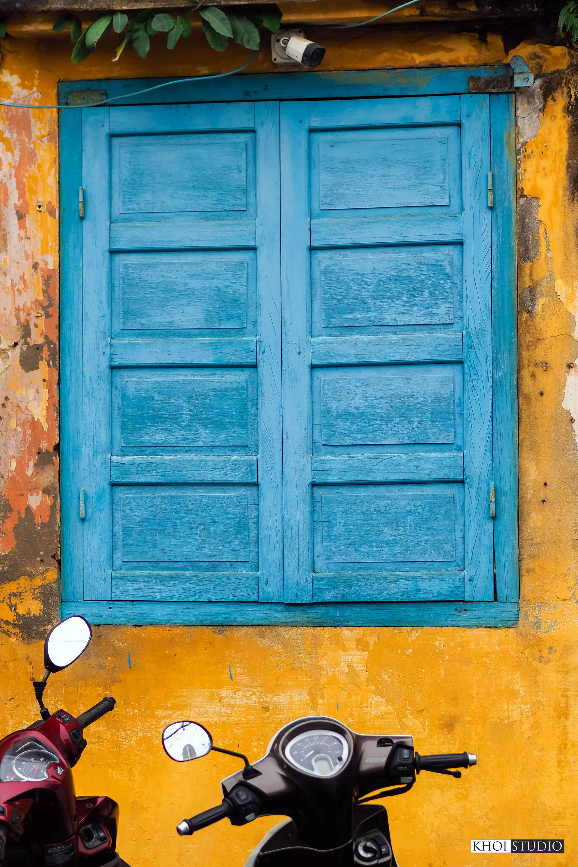 Snapshot on the streets of Hoi An, Vietnam