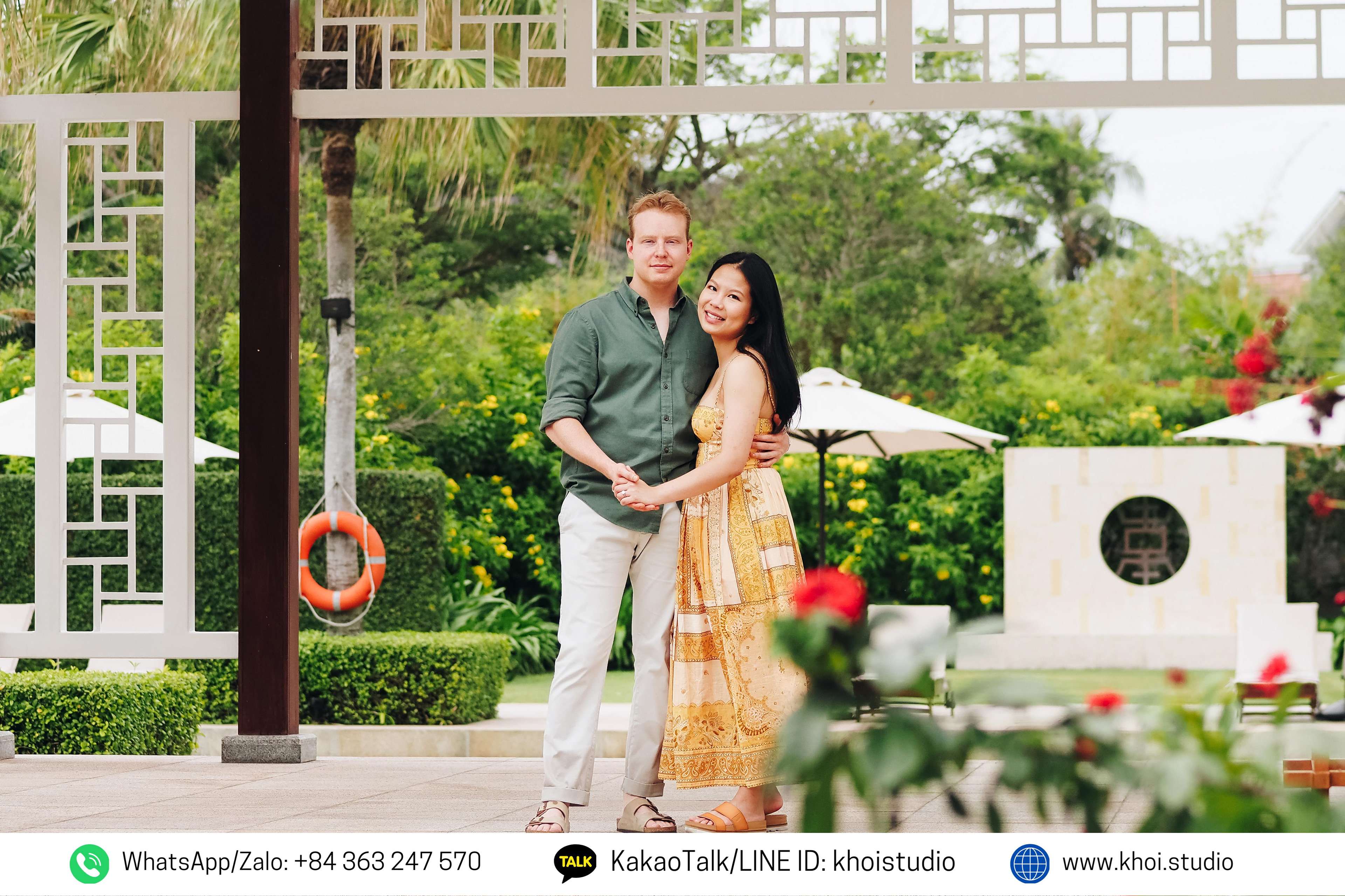 Romantic proposal photo shoot on Da Nang beach