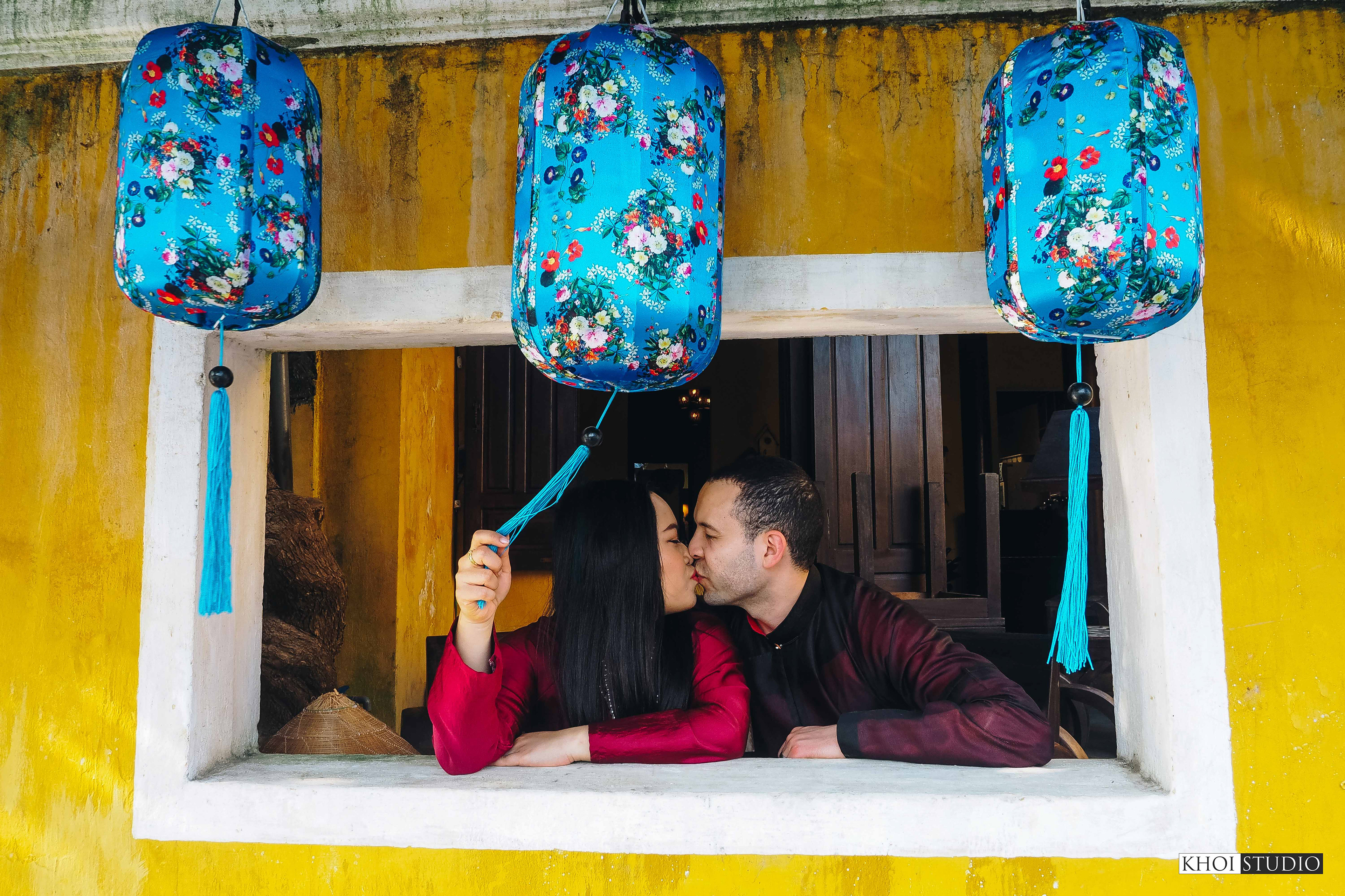 Couple photo shoot in Ao Dai in Hoi An ancient town | Couple from USA