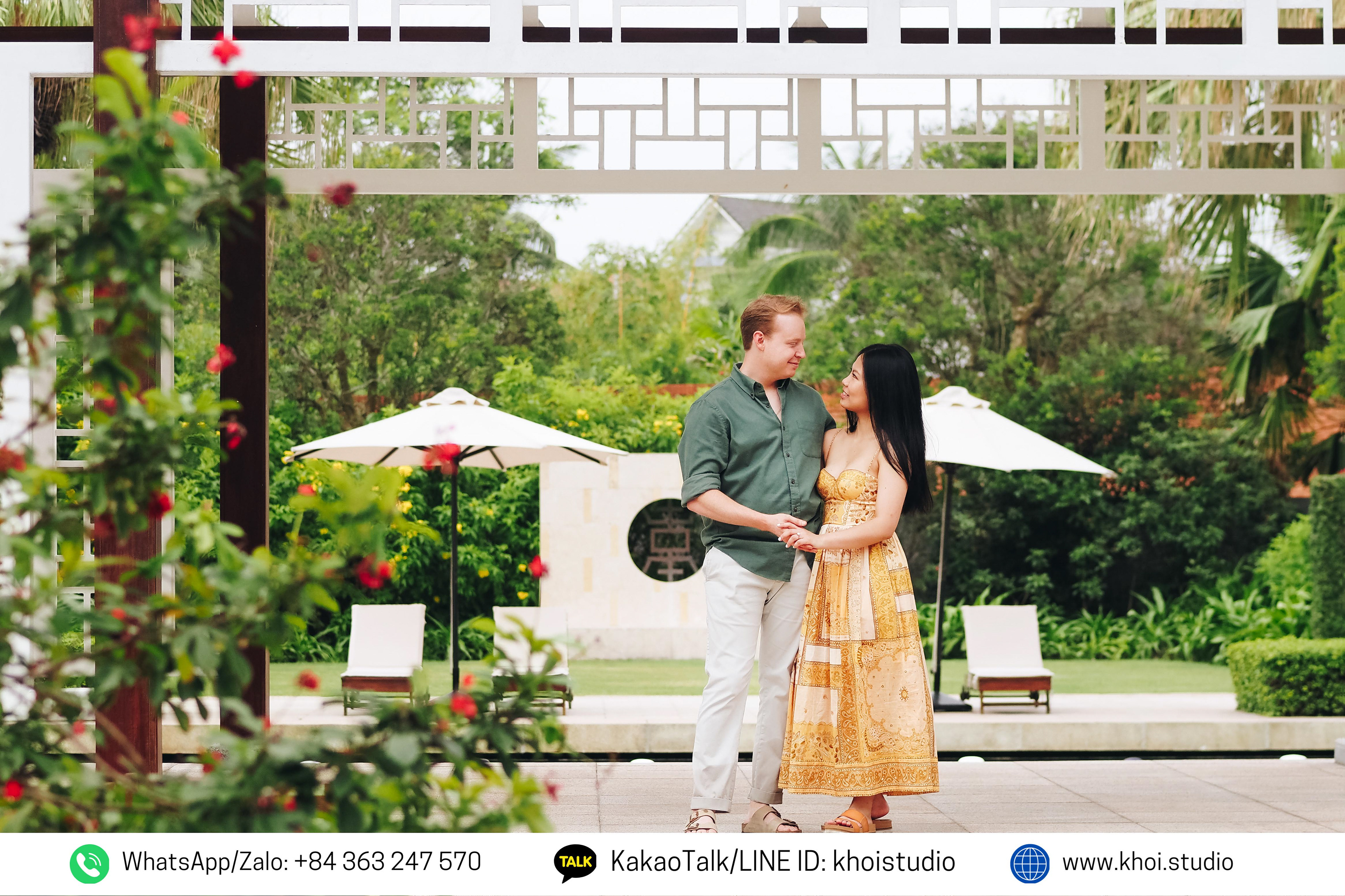 Romantic proposal photo shoot on Da Nang beach