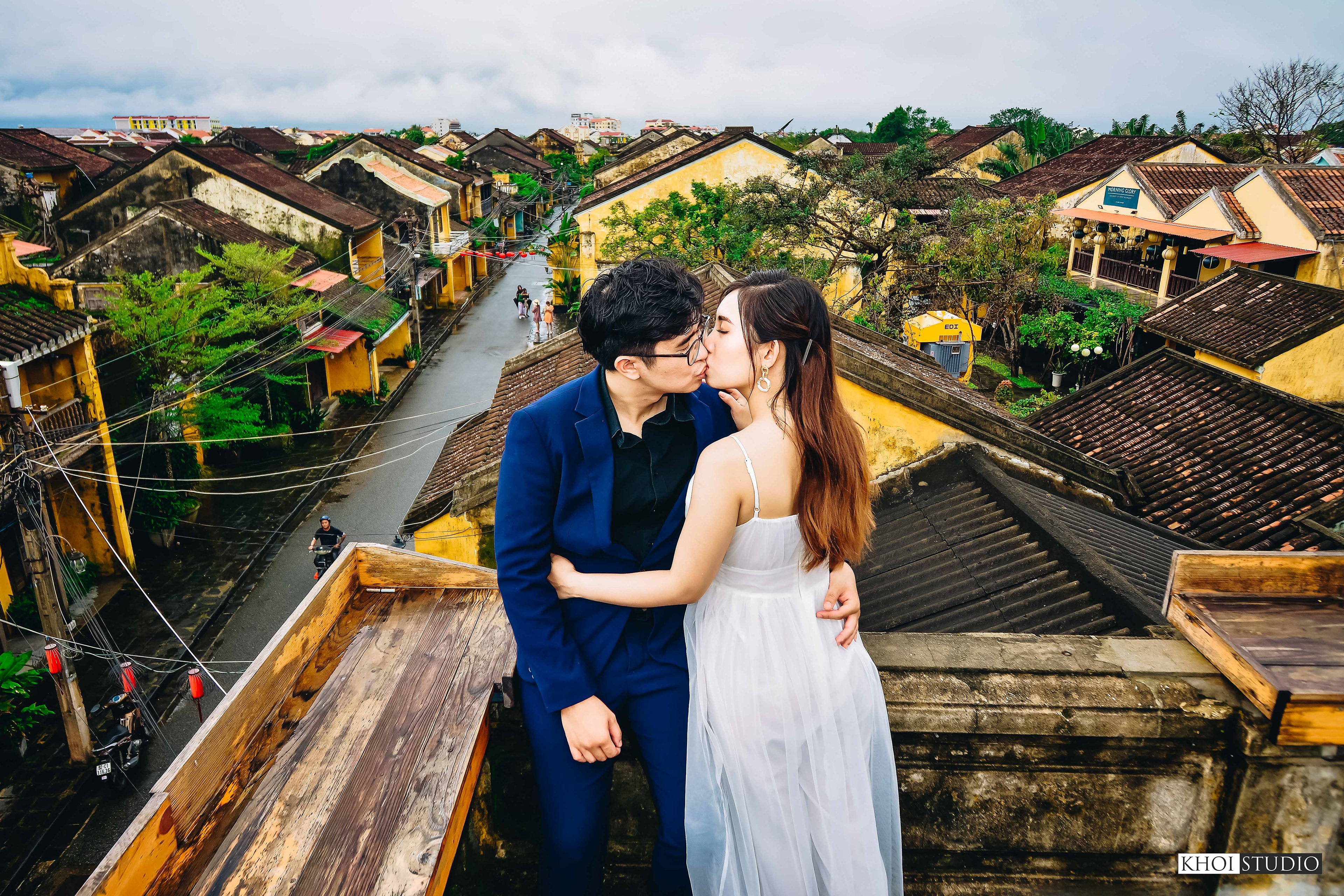 Couple photoshoot in the rainy season in Hoi An ancient town | Couple from Saigon