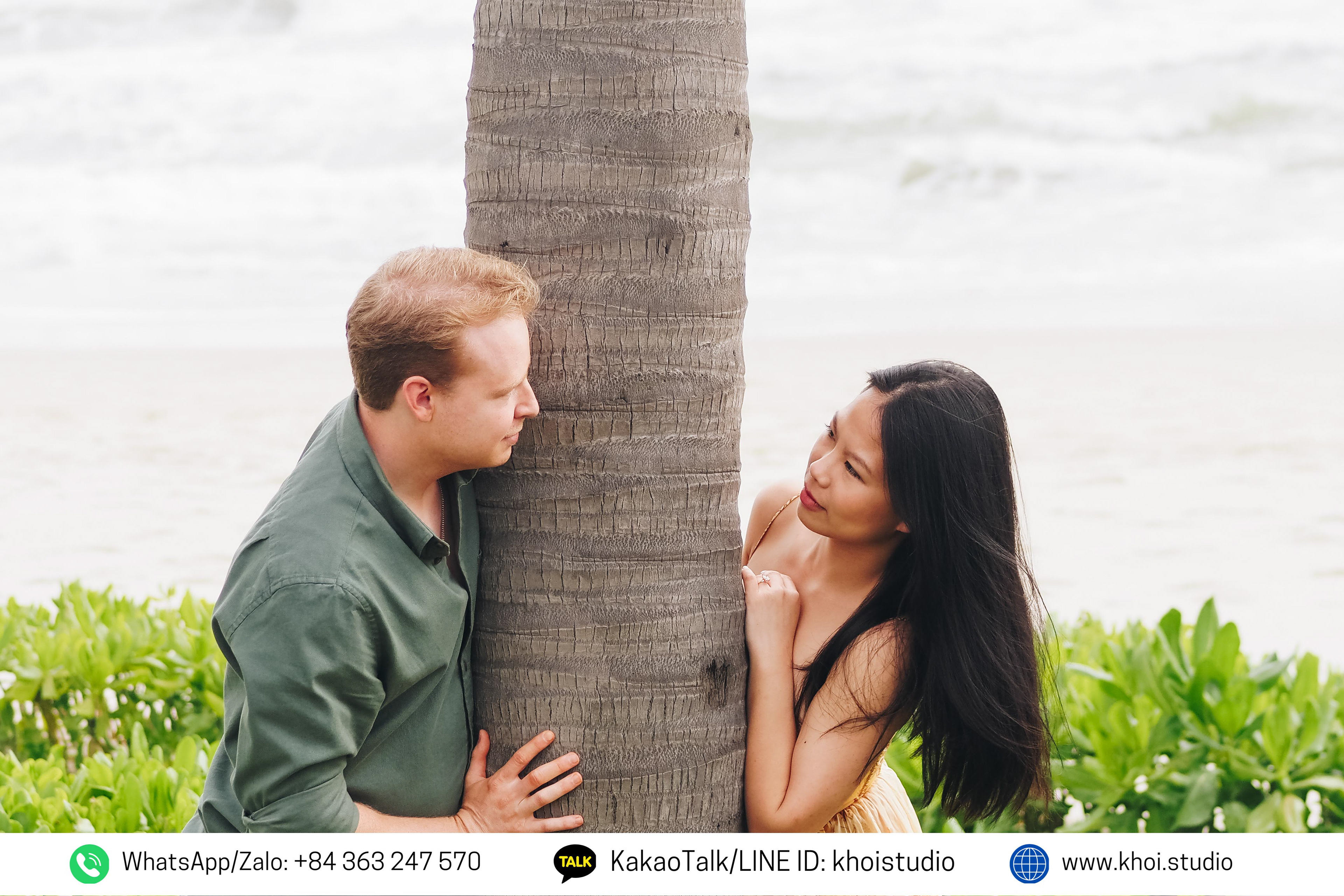 Romantic proposal photo shoot on Da Nang beach