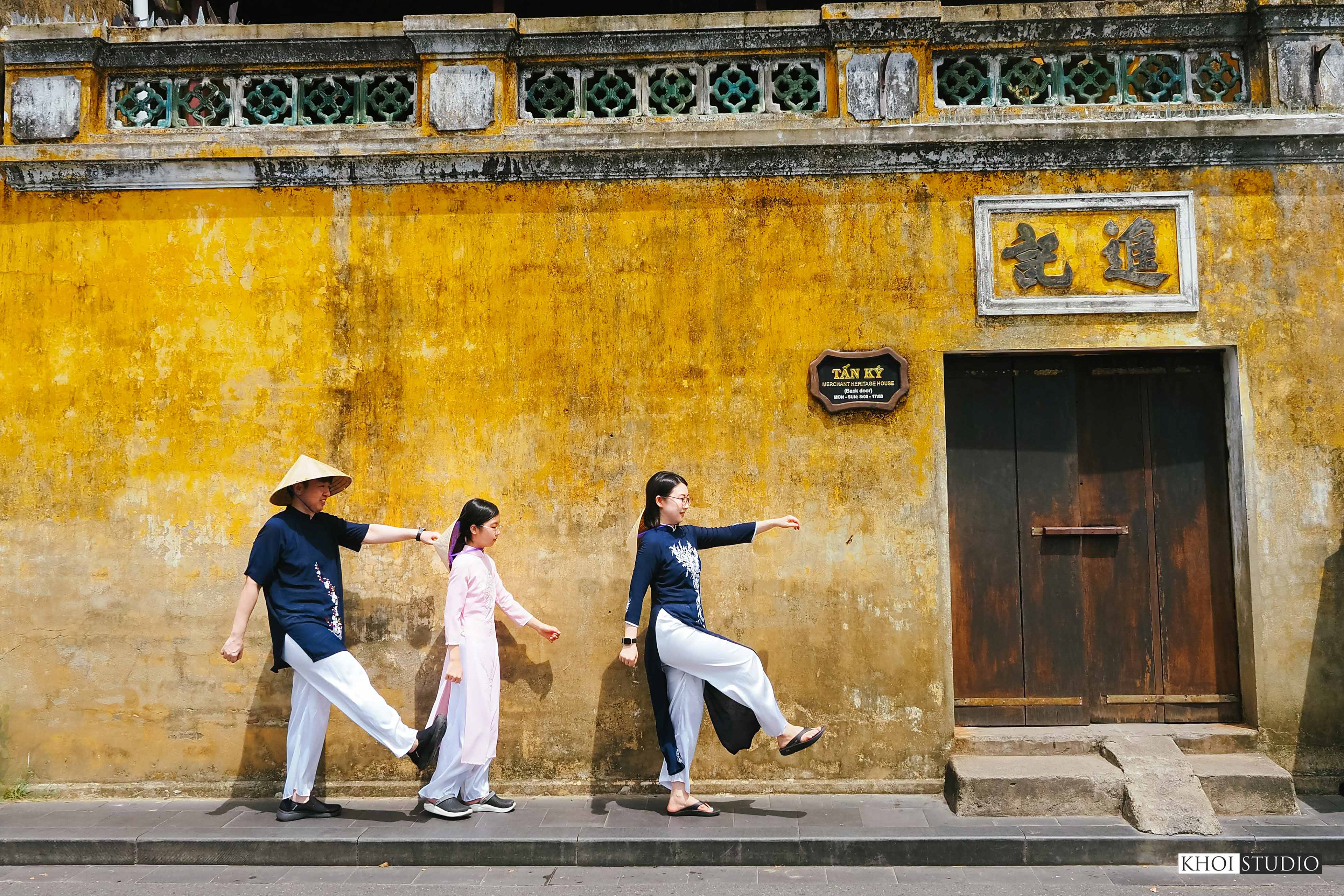 Korean family photo shoot in Hoi An ancient town (Vietnam) - 호이안 고대도시에서의 한국인 가족사진 촬영(베트남)