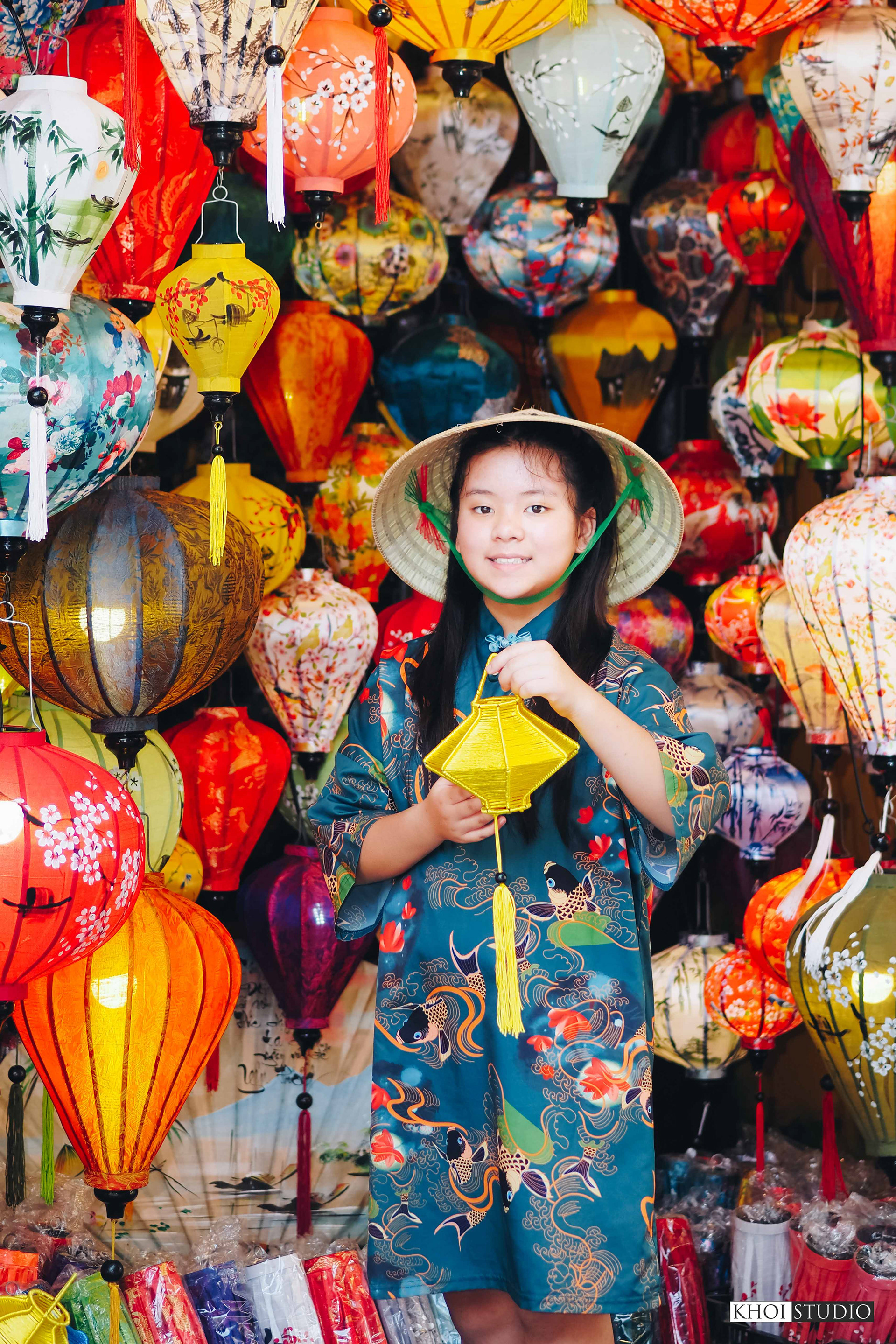 Family photo shoot in Hoi An ancient town (Vietnam) - Family from Australia