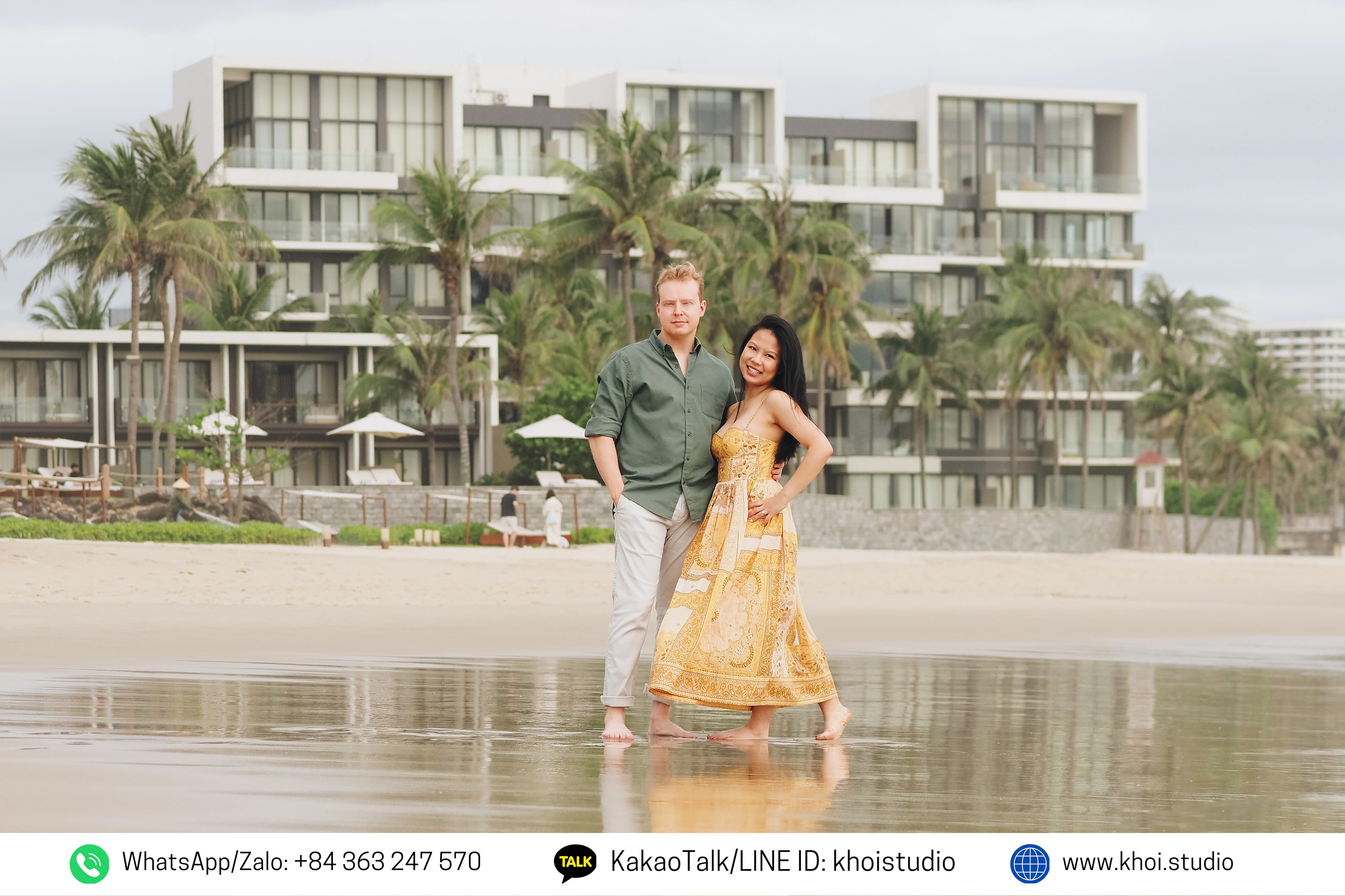 Romantic proposal photo shoot on Da Nang beach