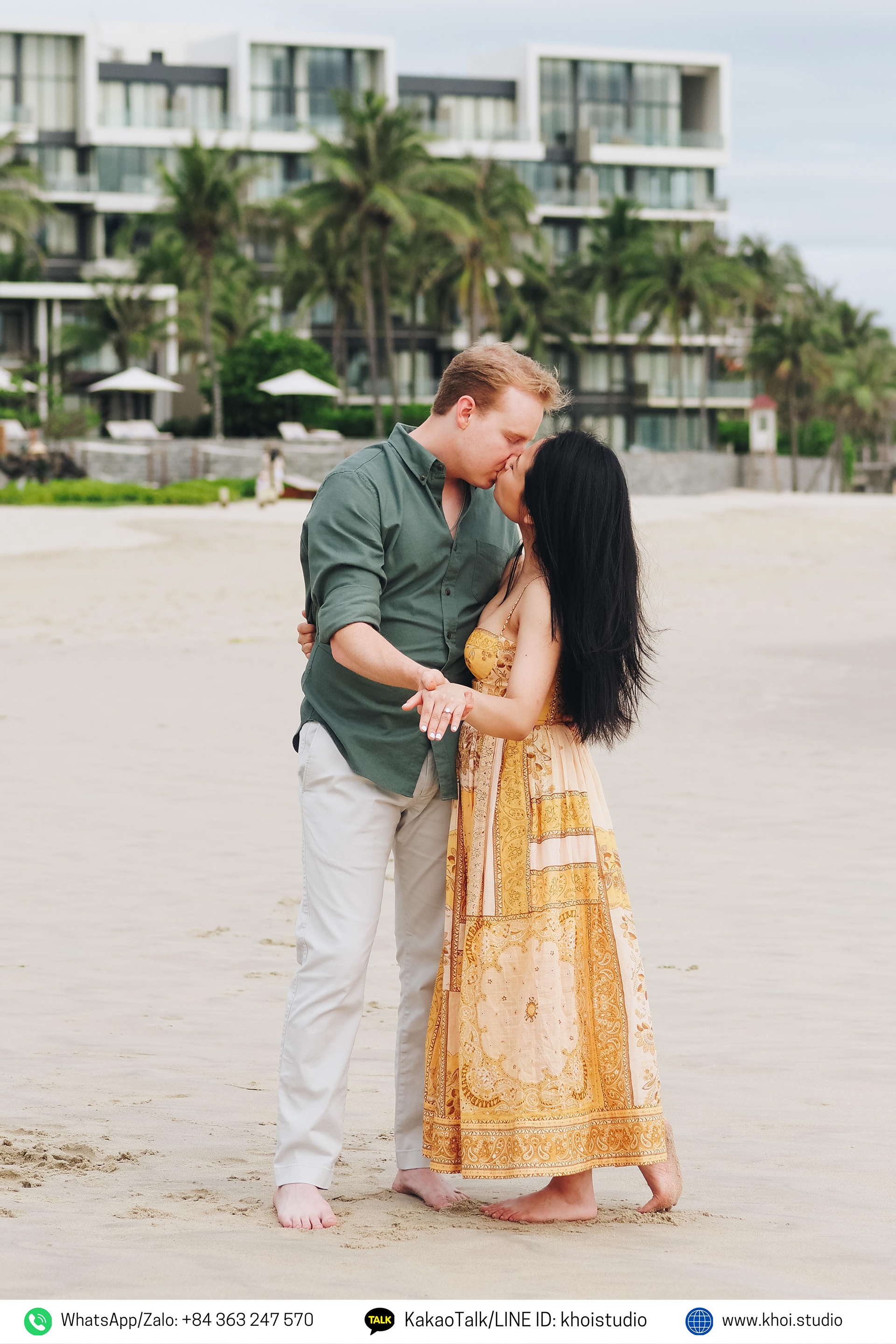 Romantic proposal photo shoot on Da Nang beach