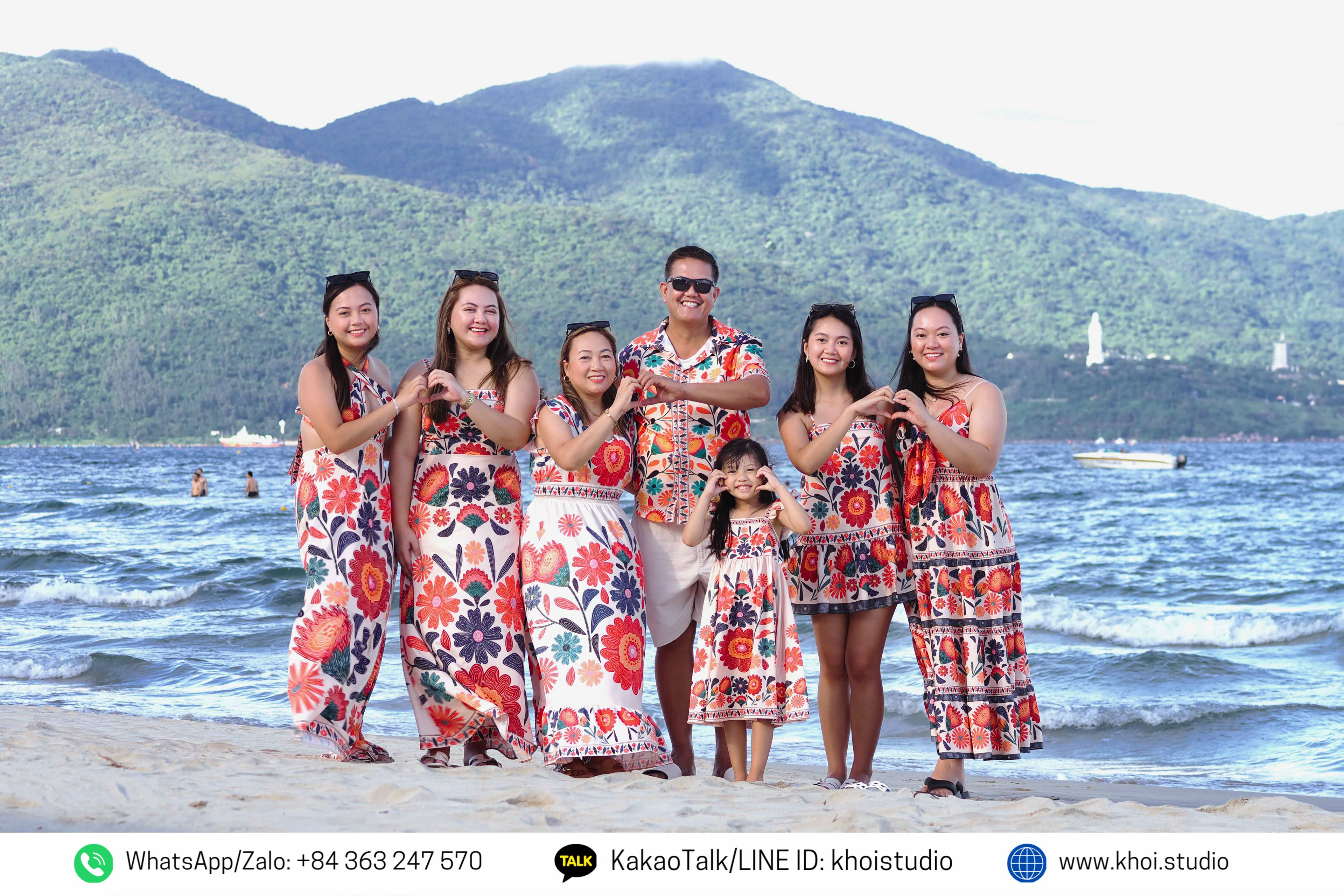 Family vacation photography activities on Da Nang beaches