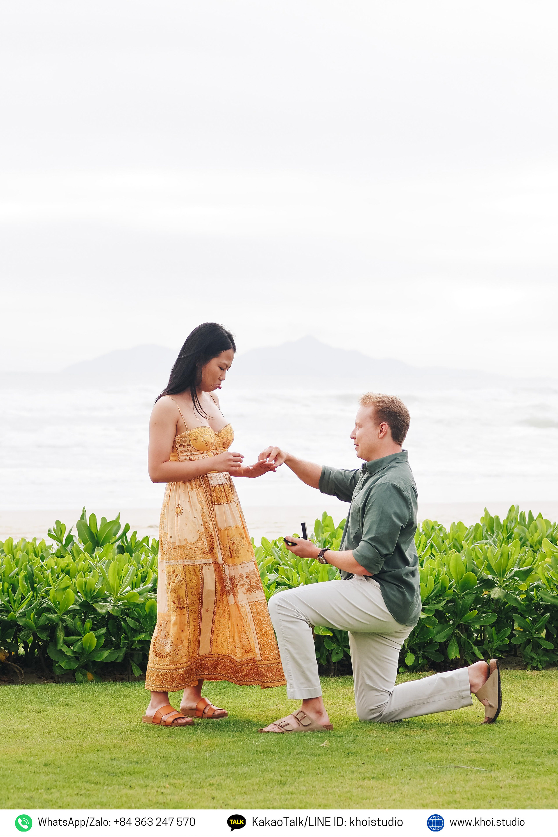 Romantic proposal photo shoot on Da Nang beach