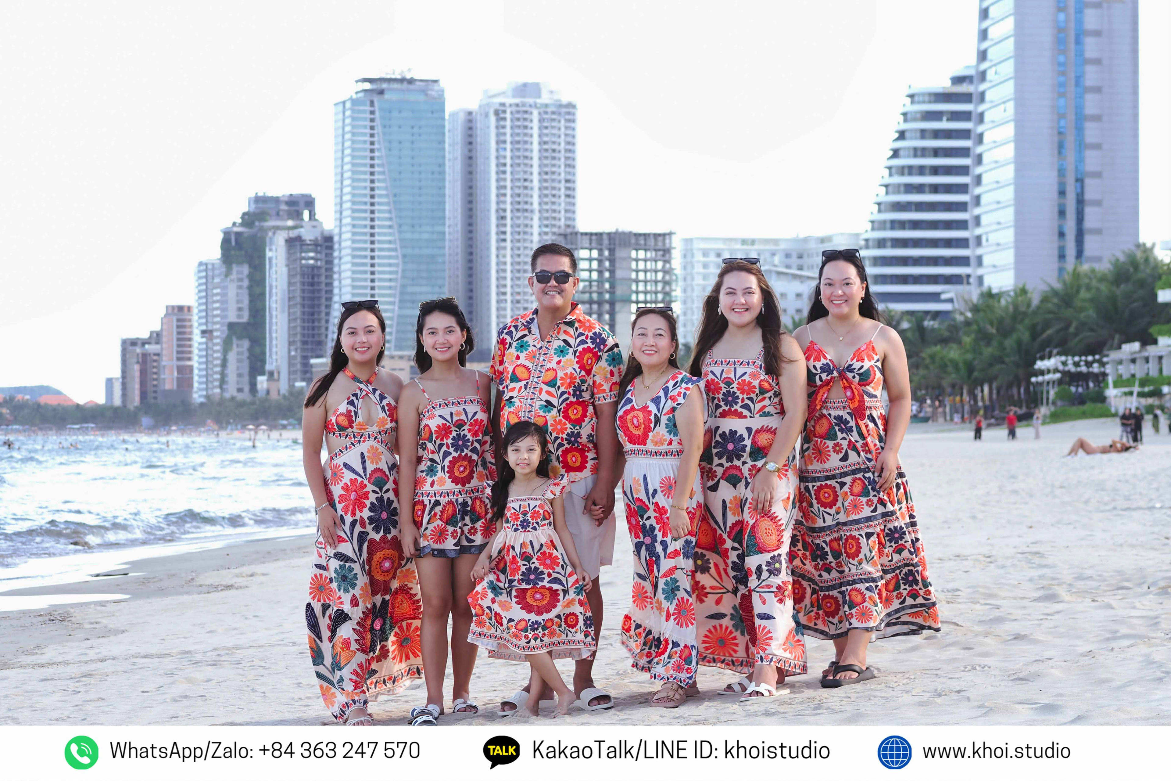 Family vacation photography activities on Da Nang beaches