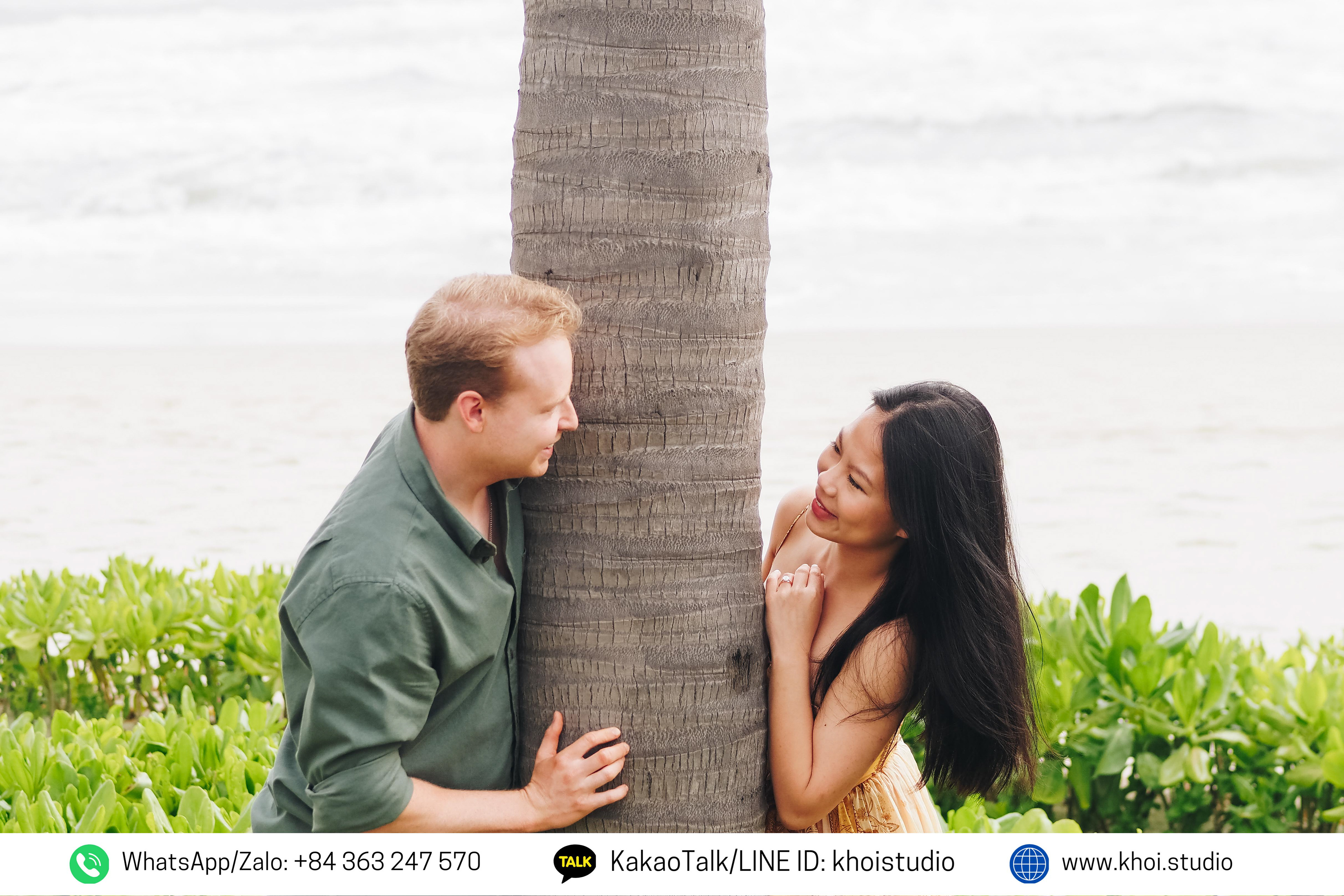 Romantic proposal photo shoot on Da Nang beach