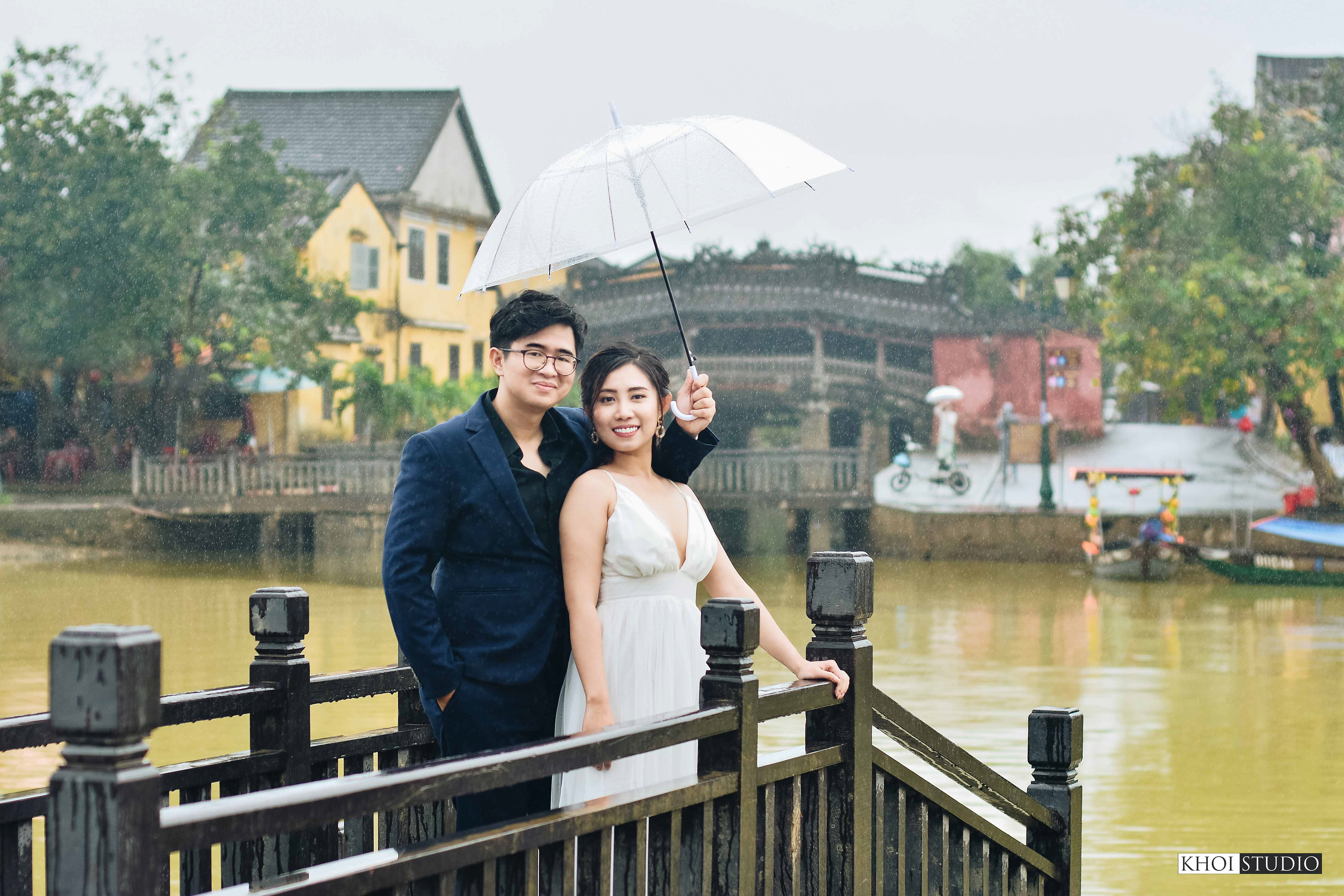 Couple photoshoot in the rainy season in Hoi An ancient town | Couple from Saigon