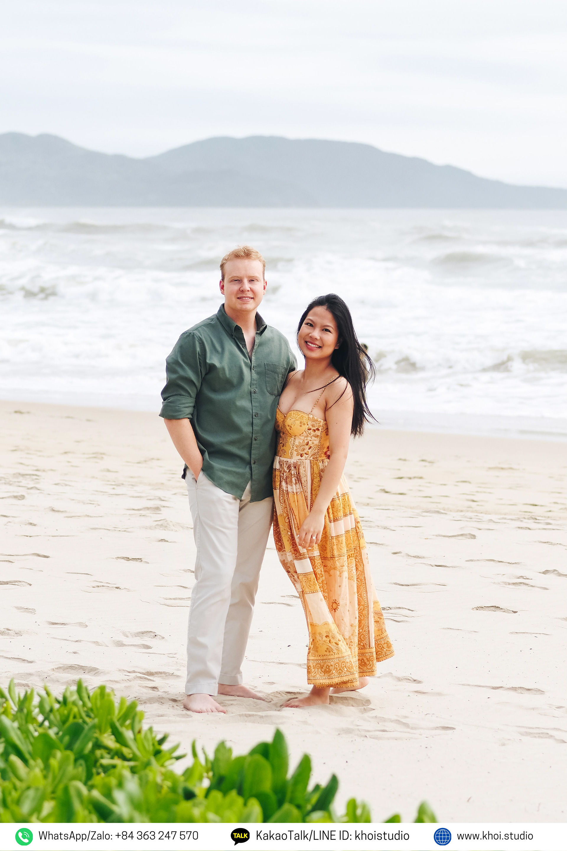 Romantic proposal photo shoot on Da Nang beach