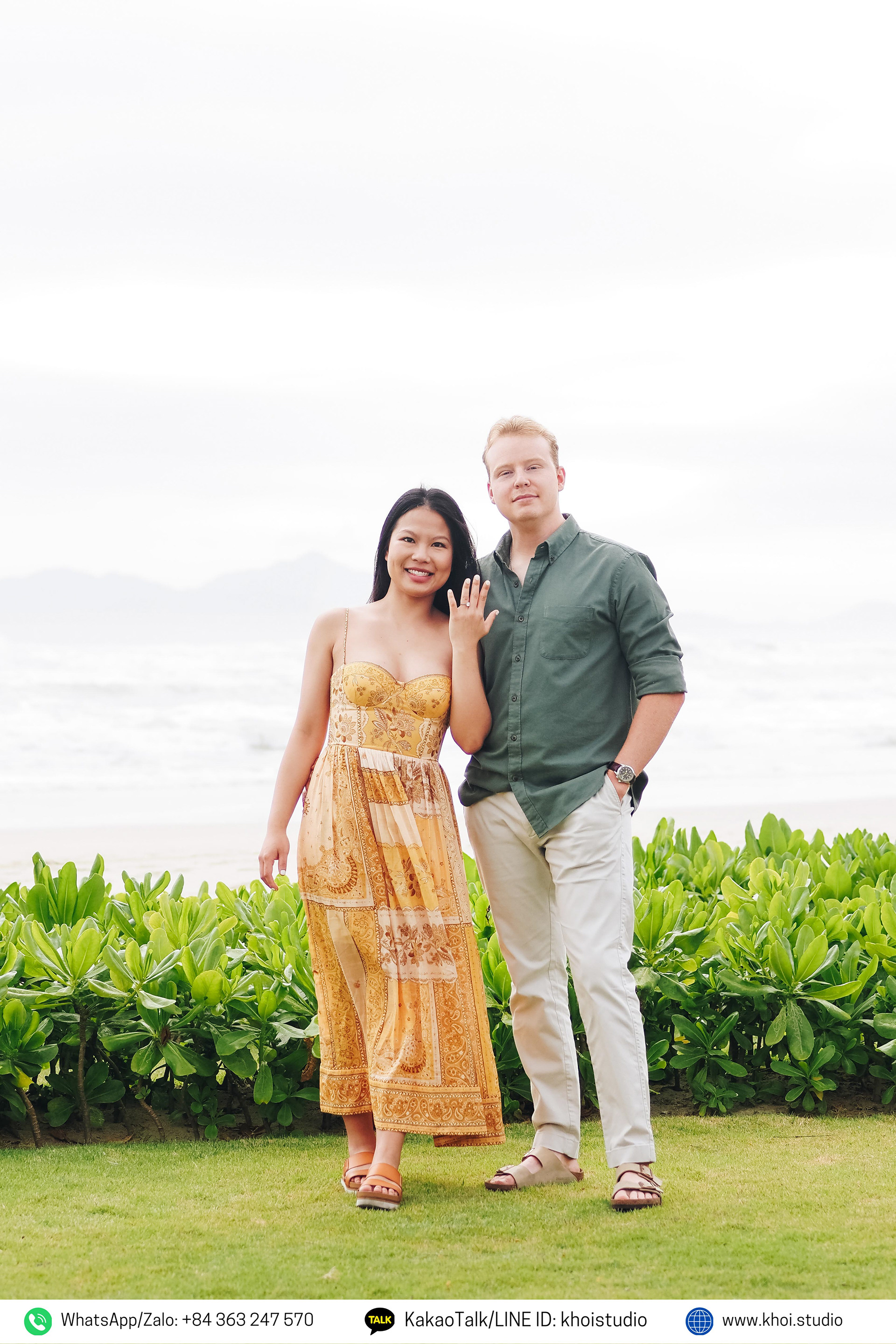 Romantic proposal photo shoot on Da Nang beach
