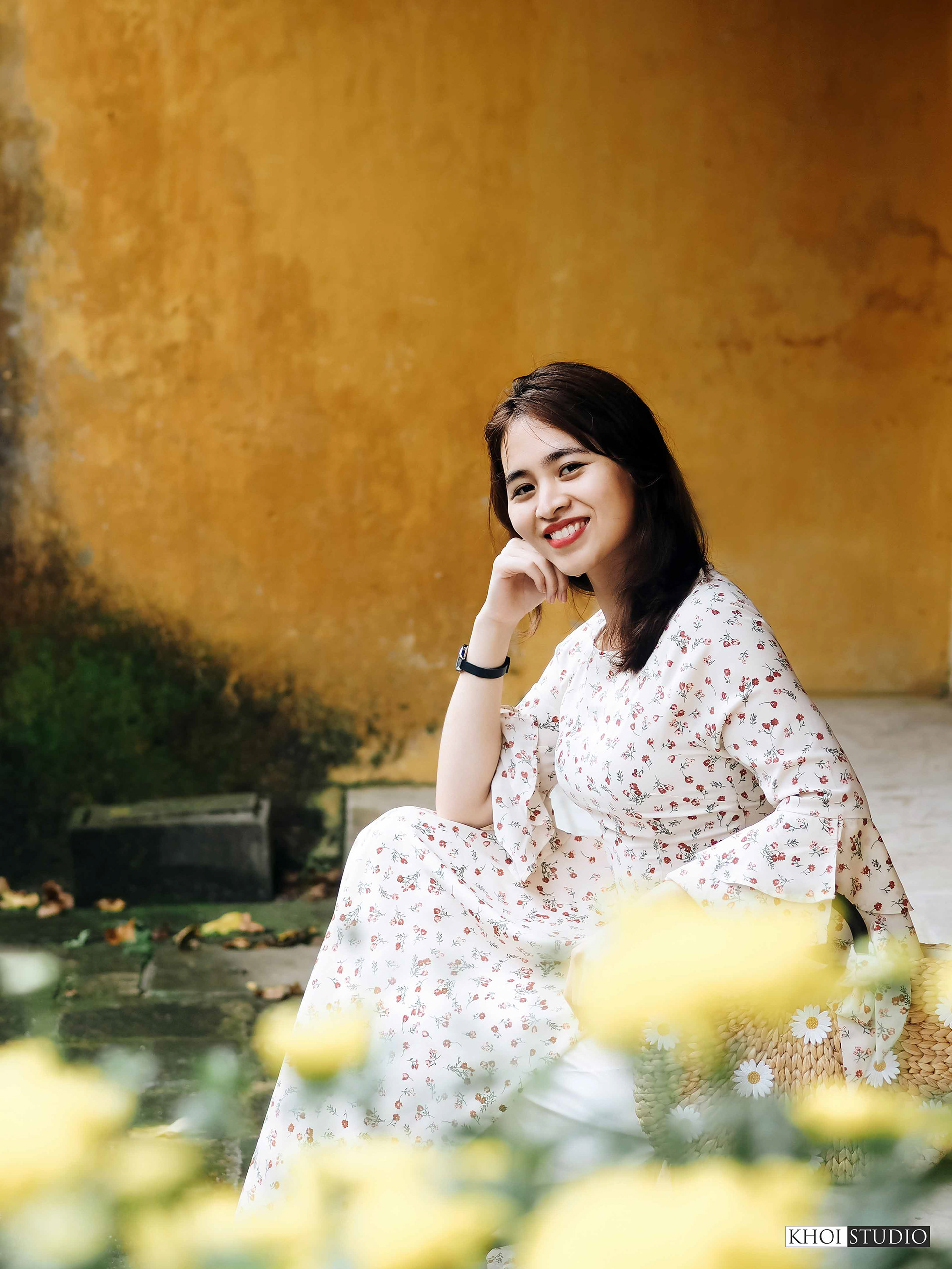 Portrait photography on a rainy day in Hoi An | Female Traveler from the South