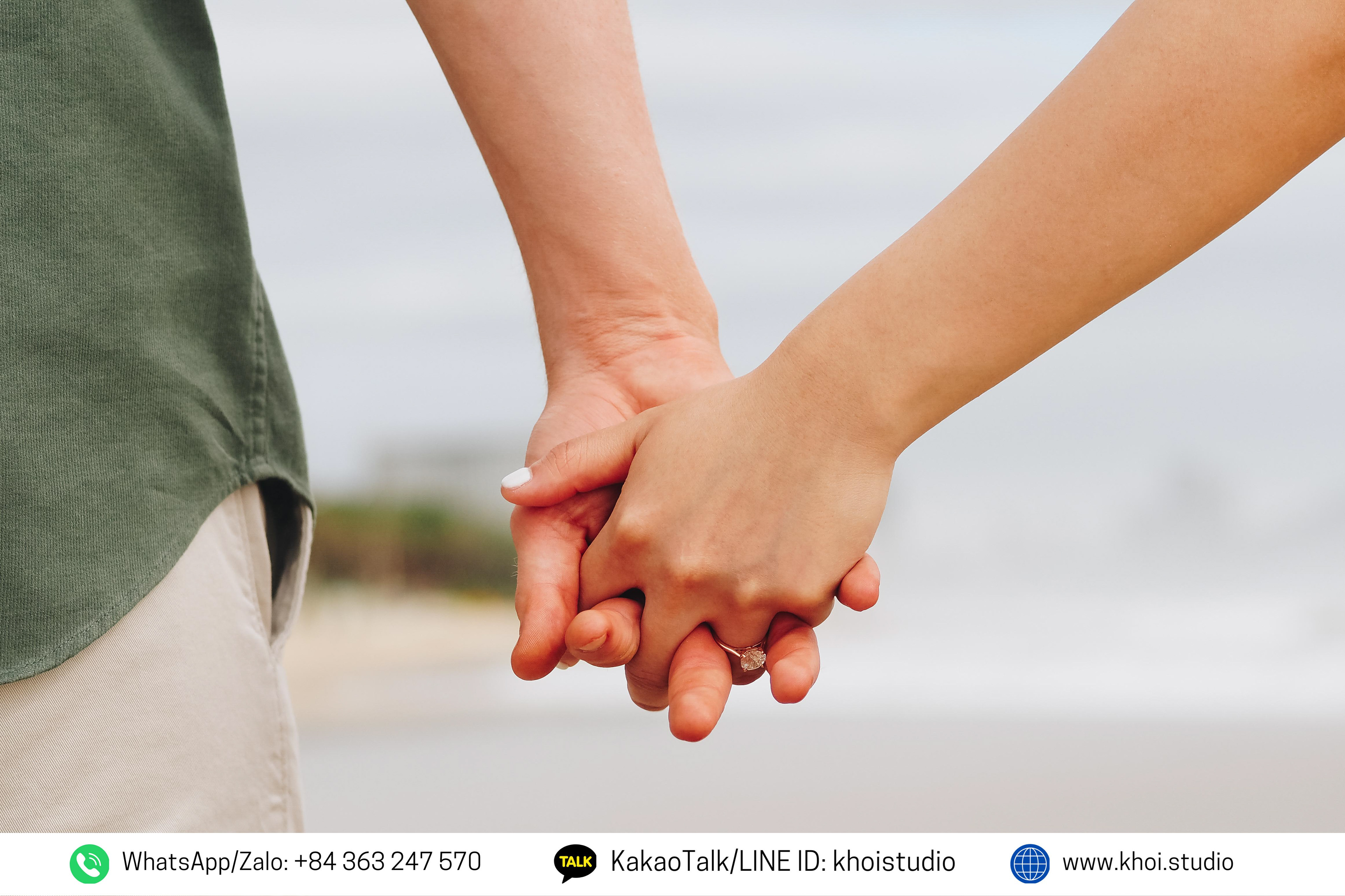 Romantic proposal photo shoot on Da Nang beach