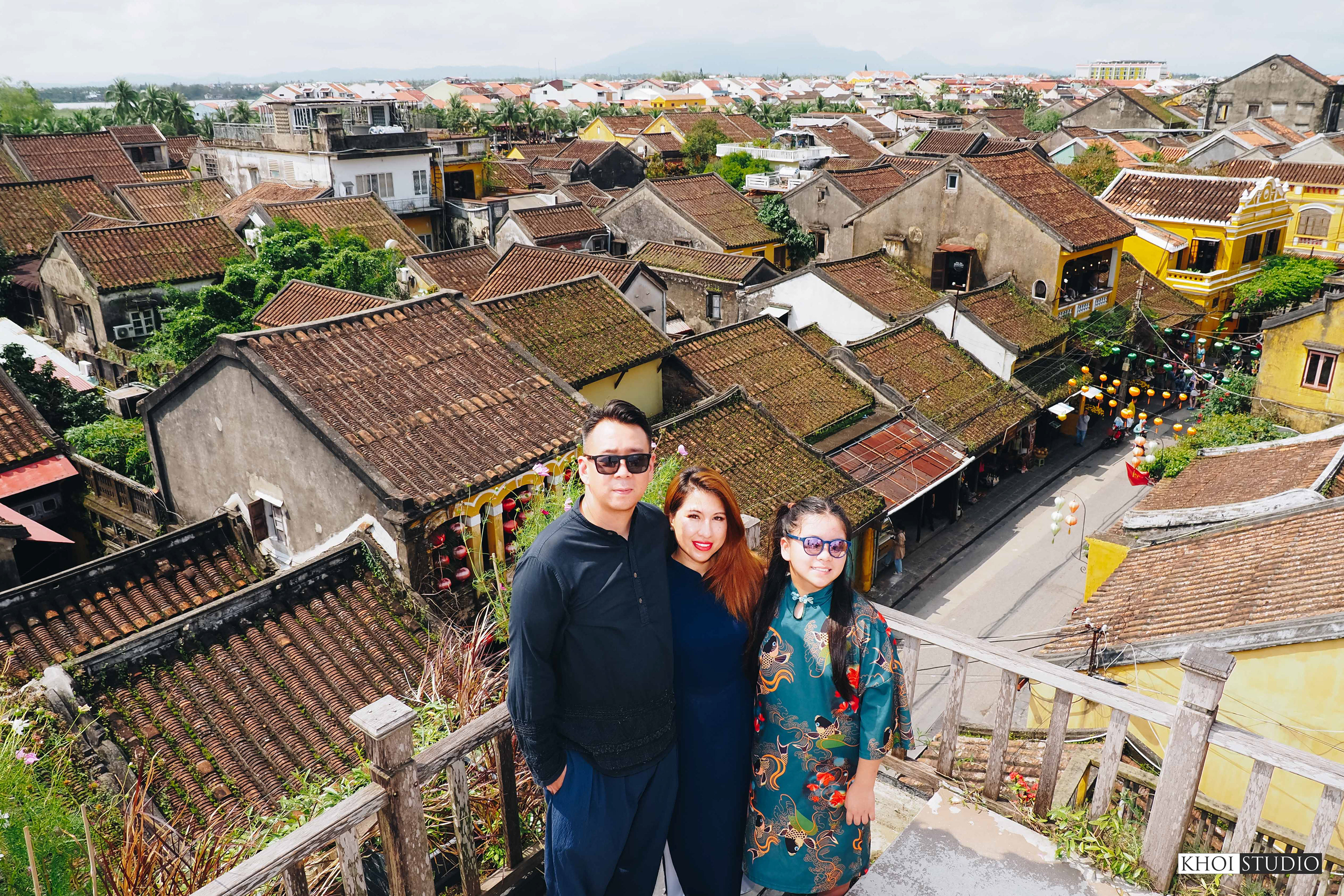 Family photo shoot in Hoi An ancient town (Vietnam) - Family from Australia