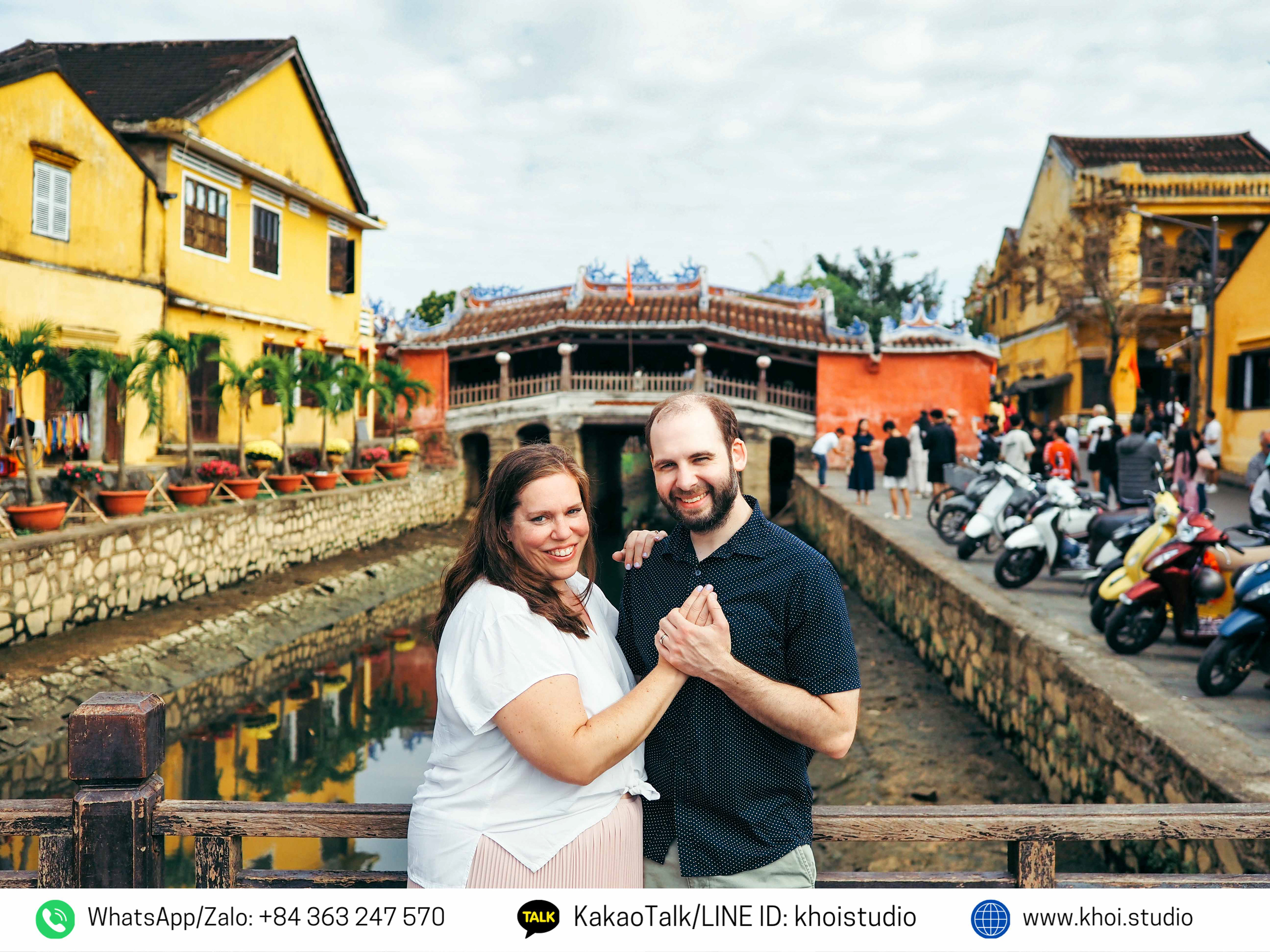 Family photo shoot in Hoi An ancient town (Vietnam)